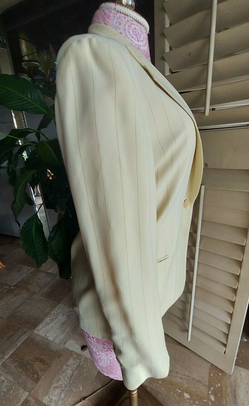 VTG Giorgio Armani Le Collezioni Italy sz 12 Beige cream pinstripe Blazer Jacket