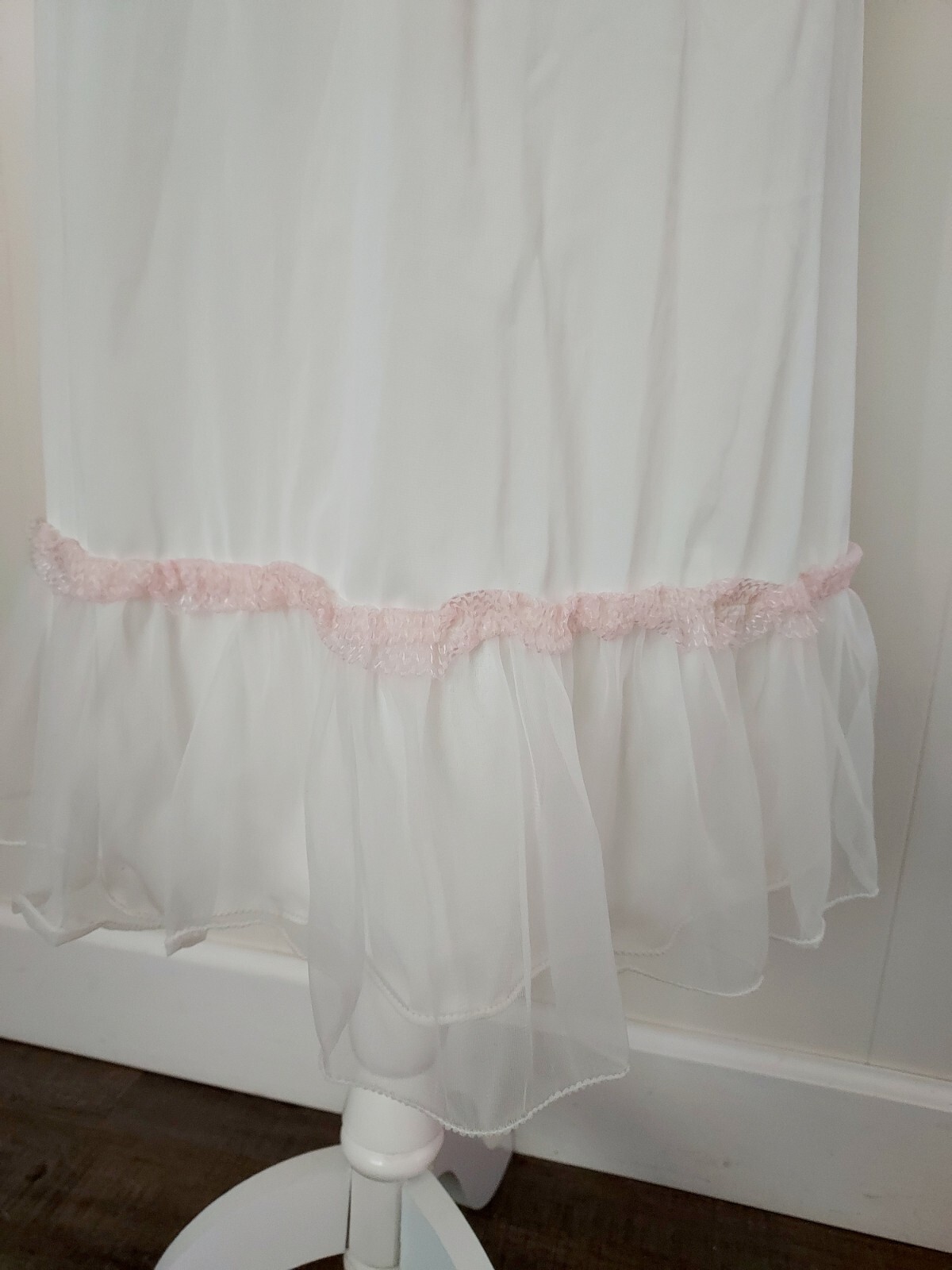 Vintage Laros Women’s Nightgown Dress Shabby Chic White Pink Lace Tulle EUC