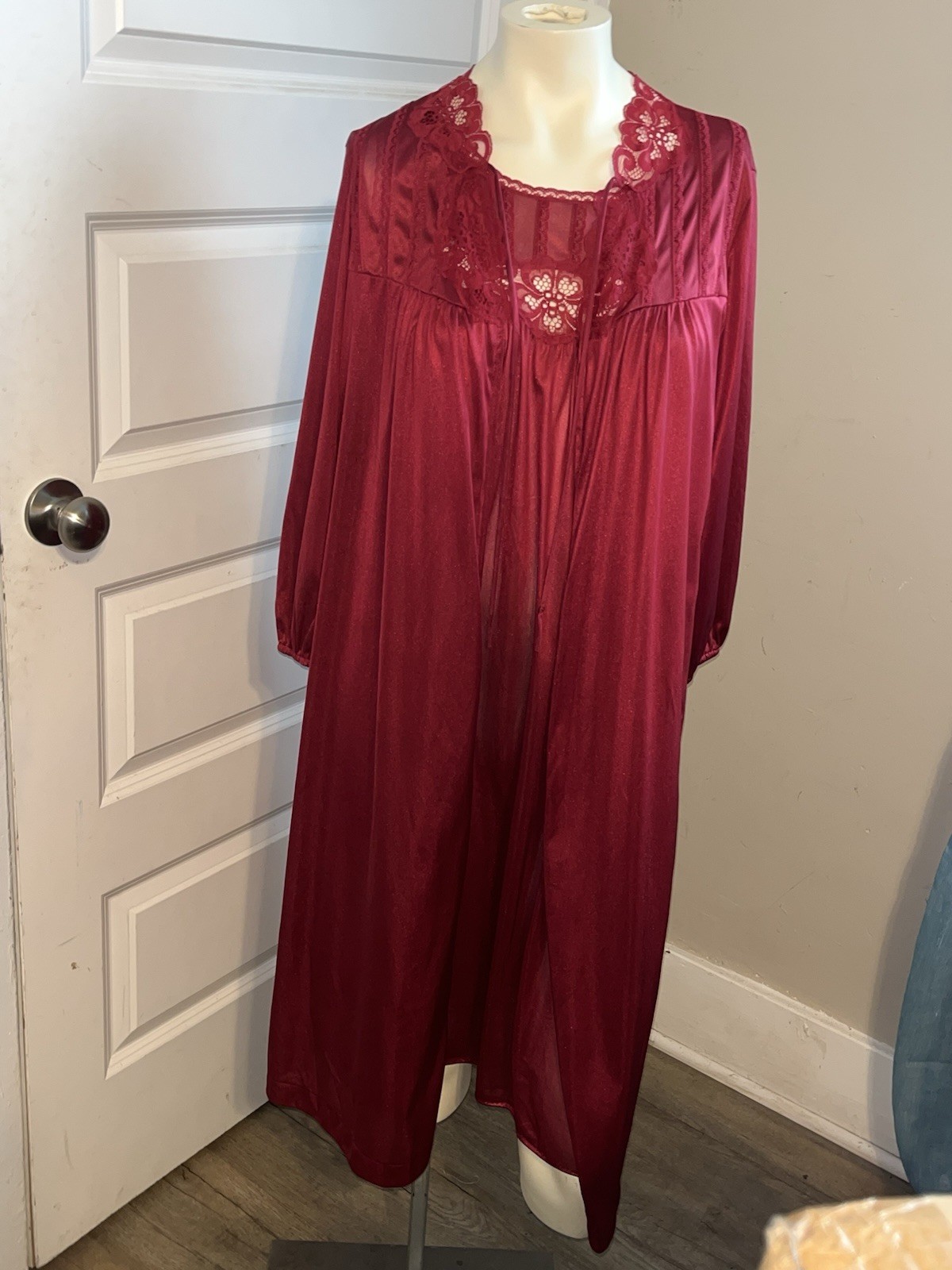 Vintage Gossard Artemis Red Nylon Nightgown Robe Set Size Medium Lace USA