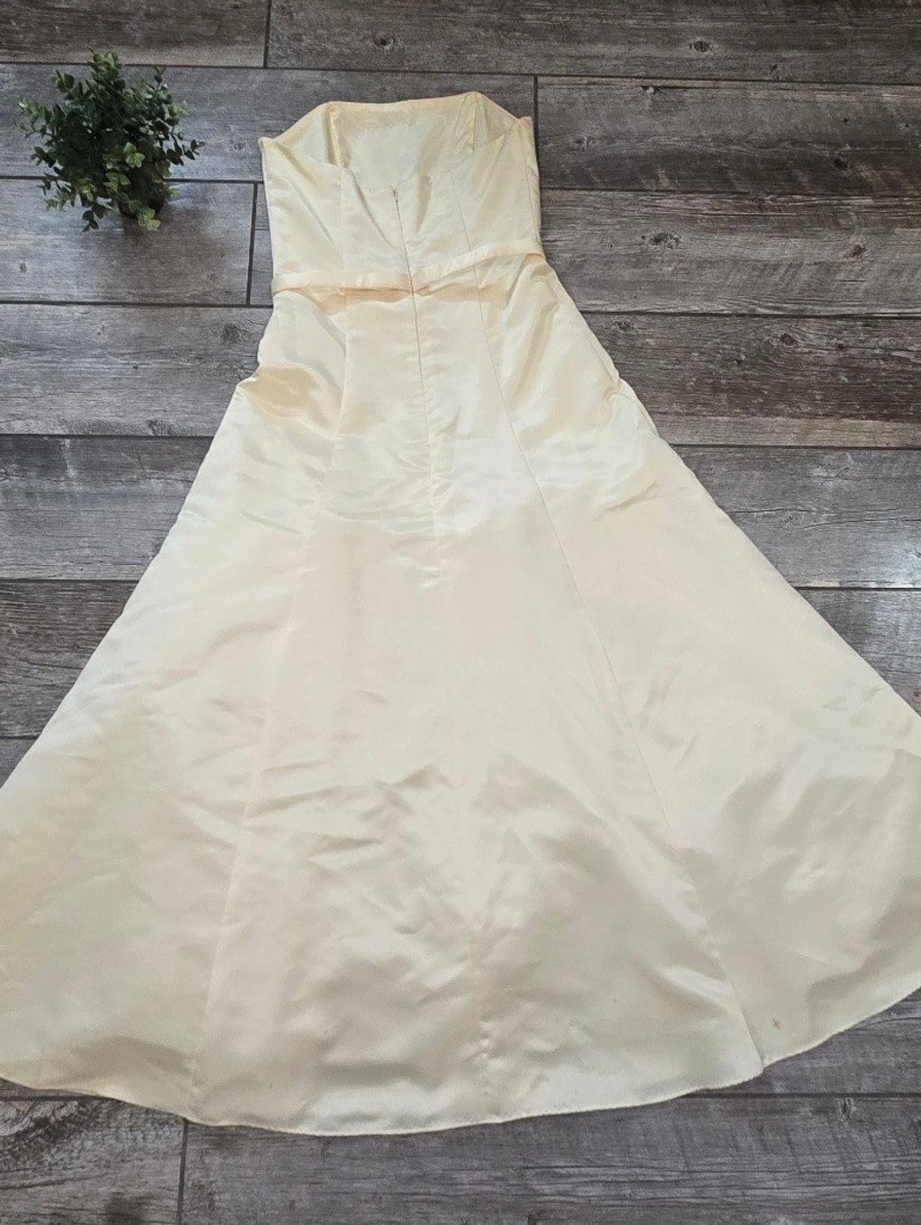 Jessica McClintock for Gunne Sax Yellow Y2k Strapless Satin A-Line Gown, 11/12