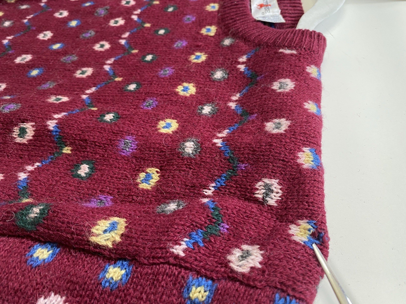 Vintage Crazy Horse M 100% Wool Oversized Sweater Burgandy Print