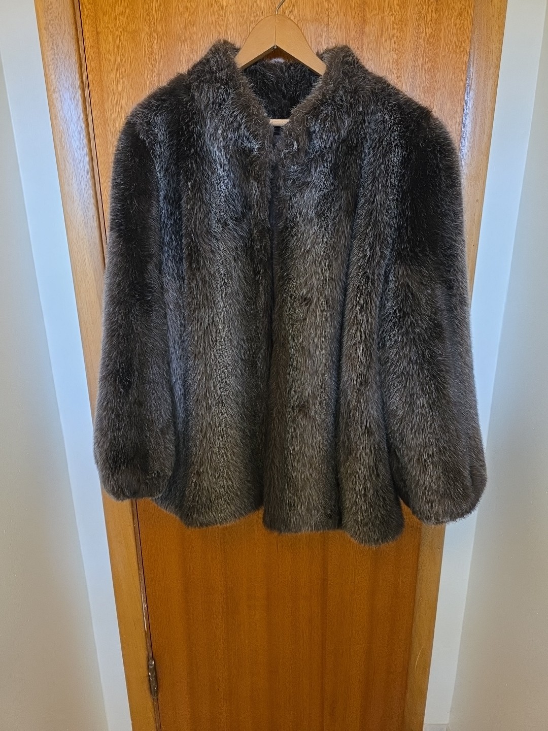 VINTAGE Hillmoor New York Faux Fur Coat Jacket Women Retro 80s Retro ELEGANT