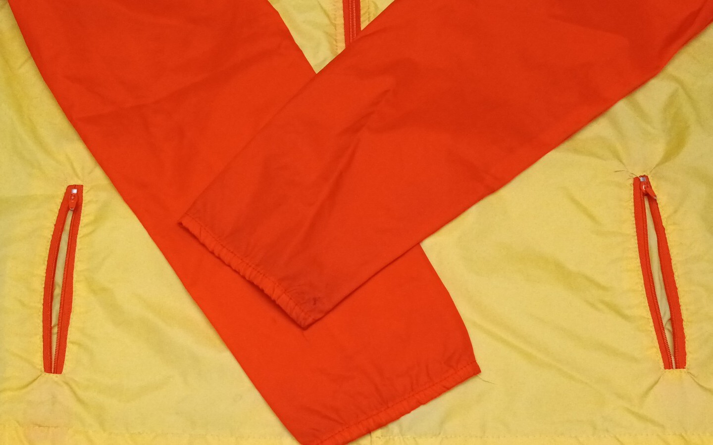 Sears Windbreaker Rain Cost Jacket Vintage R.O.C. RN 44419 Orange and Yellow Zip