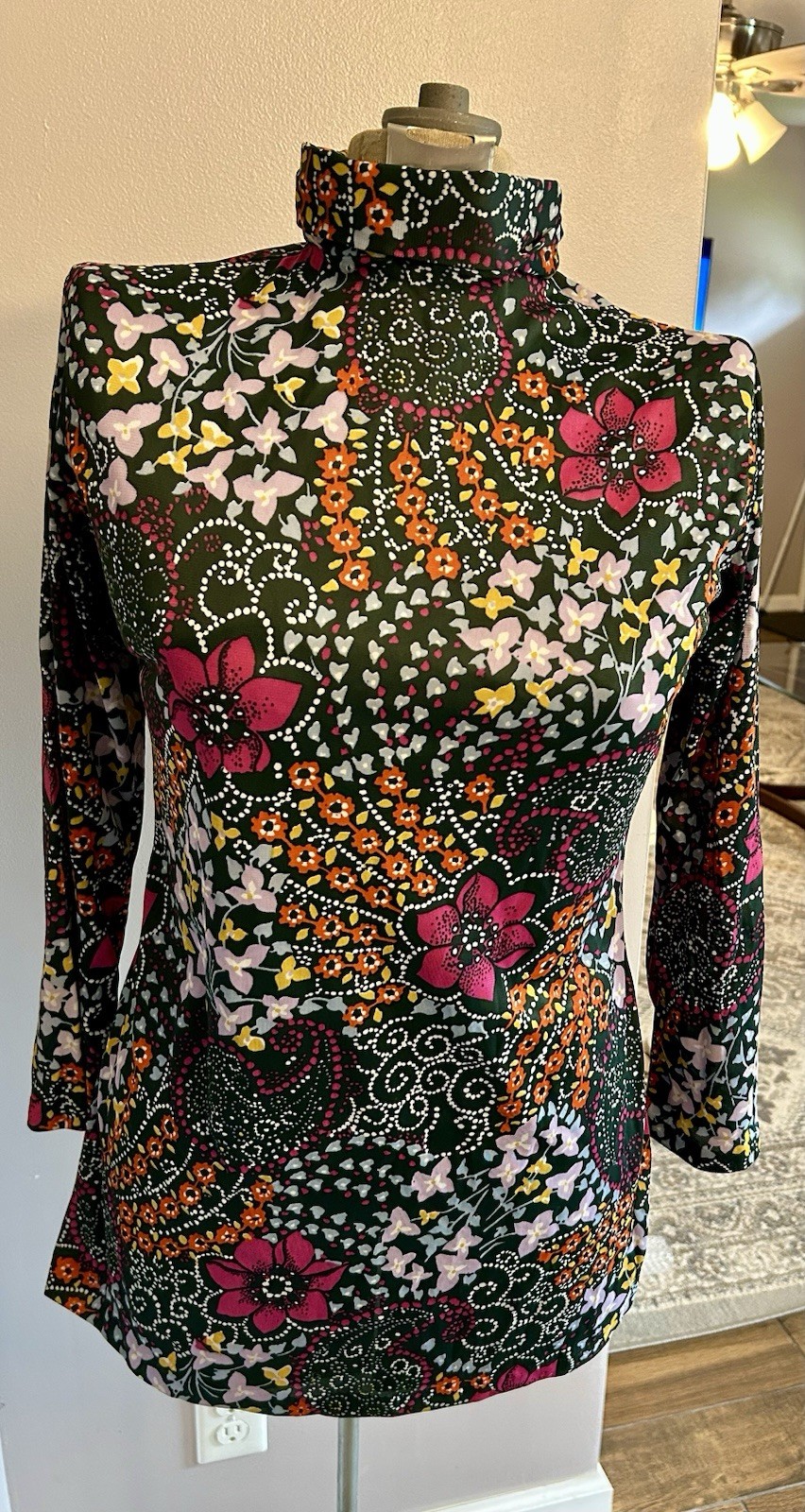 Vtg 1960’s Floral Psychedelic Print Mod Mini Dress Size 10, By Selene Canada