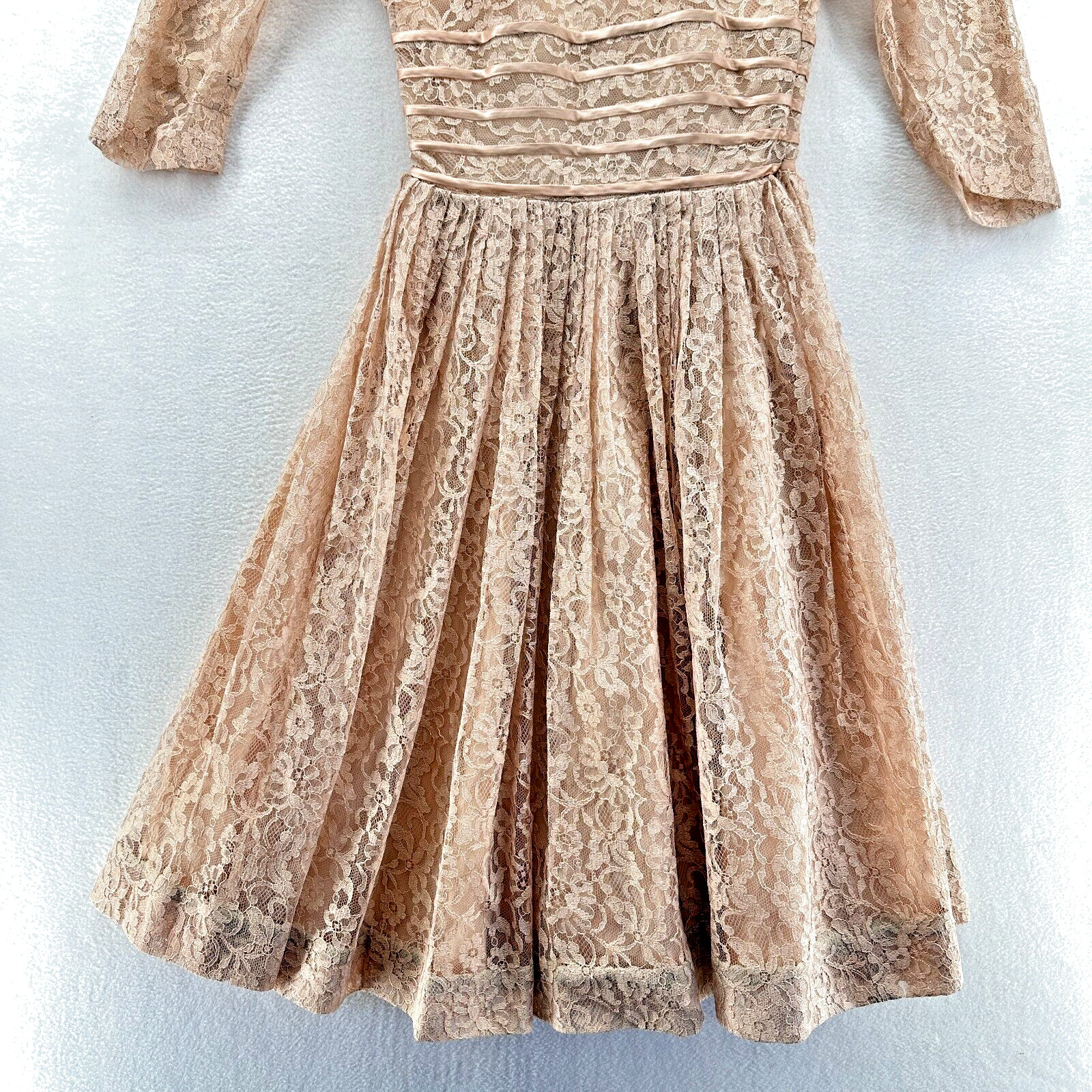1950s Lace Dress Vintage Cocktail A Line 3/4 Sleeve Satin Lined Beige Nude Blush