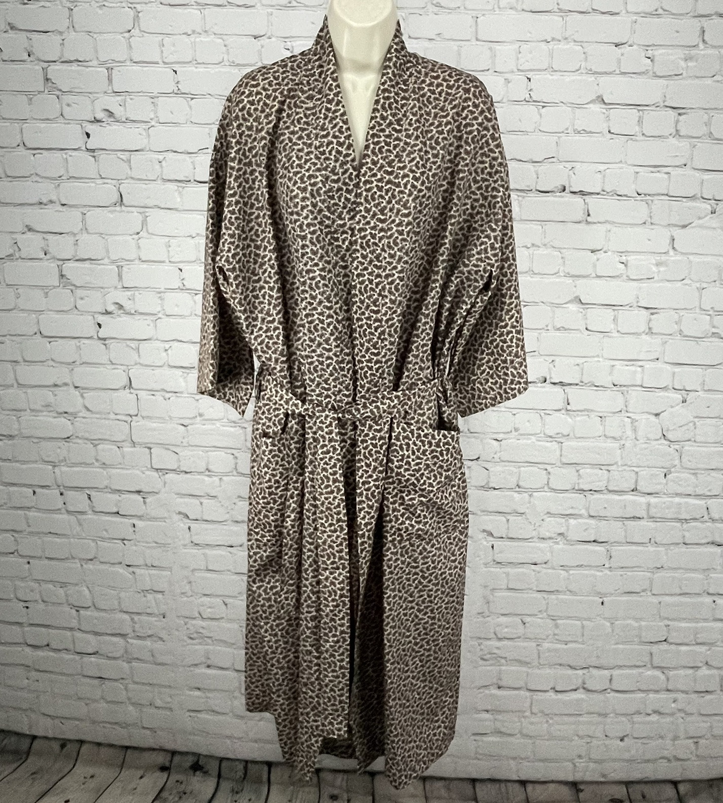 VTG Bill Blass Cream Paisley Print Lightweight Pockets Tie Waist Robe Size O/S