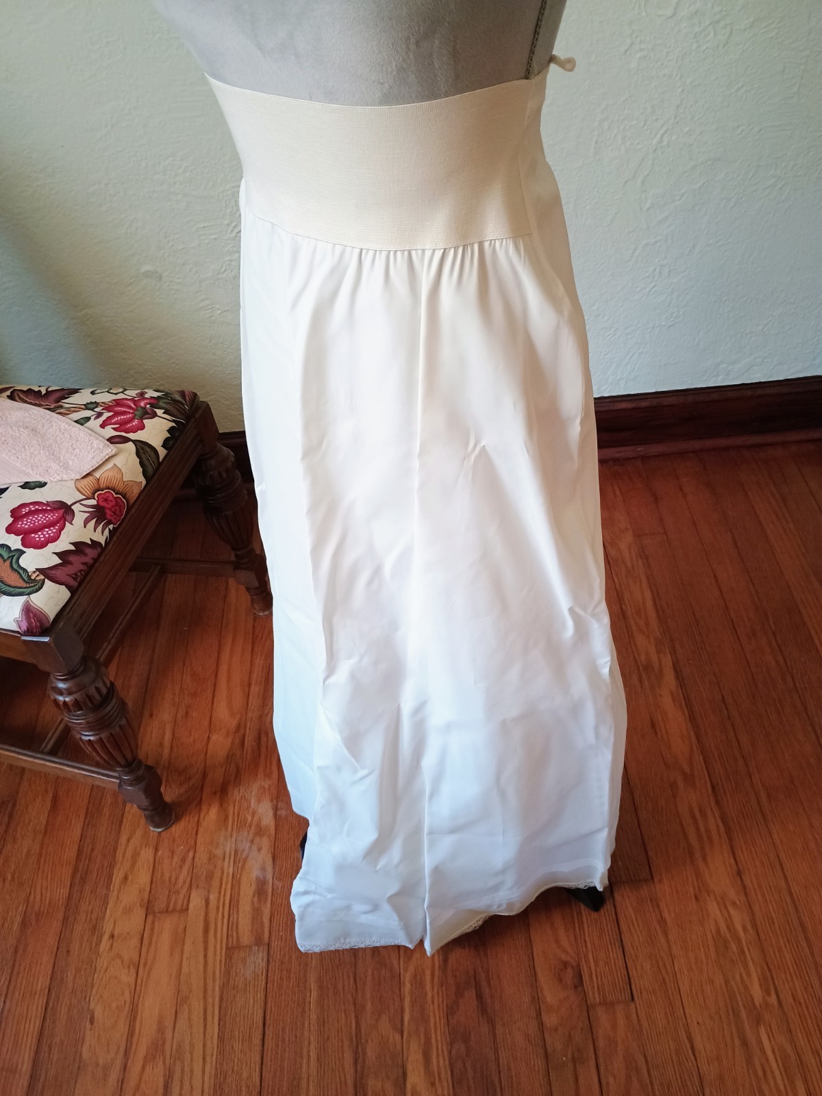 New Wedding Slip Elastic Waist Acetate Half Slip 40 Long. #2 White.