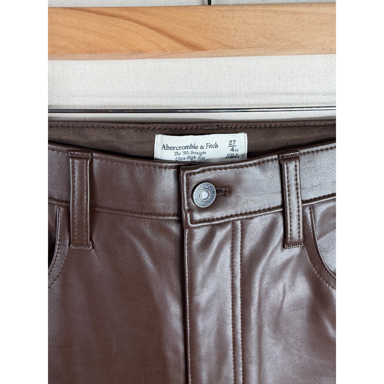 Abercrombie & Fitch Curve Love Vegan Leather 90’s Straight Pants size 4/27 Brown