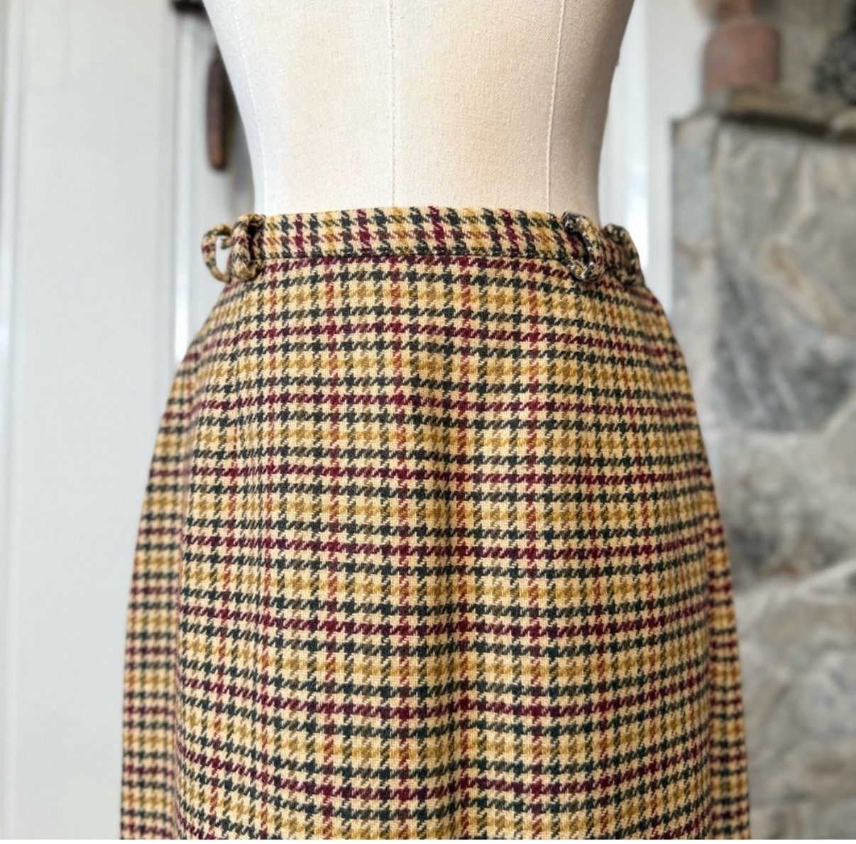 1960s Wool Houndstooth Plaid Vintage Shin Length Skirt Academia Preppy Size 6