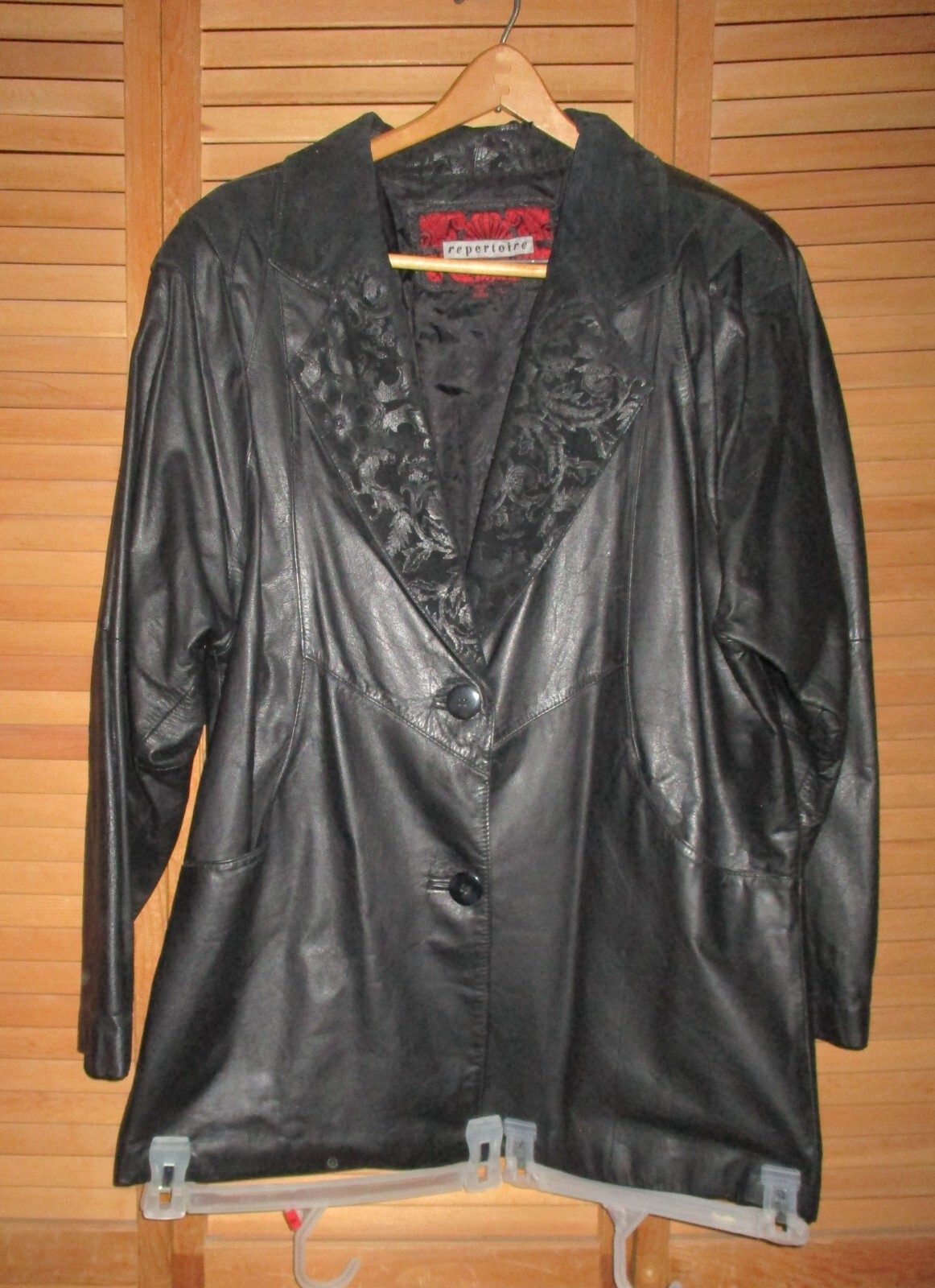 VINTAGE REPERTOIRE LEATHER JACKET-AWESOME SUEDE LAPELS WITH GREAT DETAILS-SIZE L