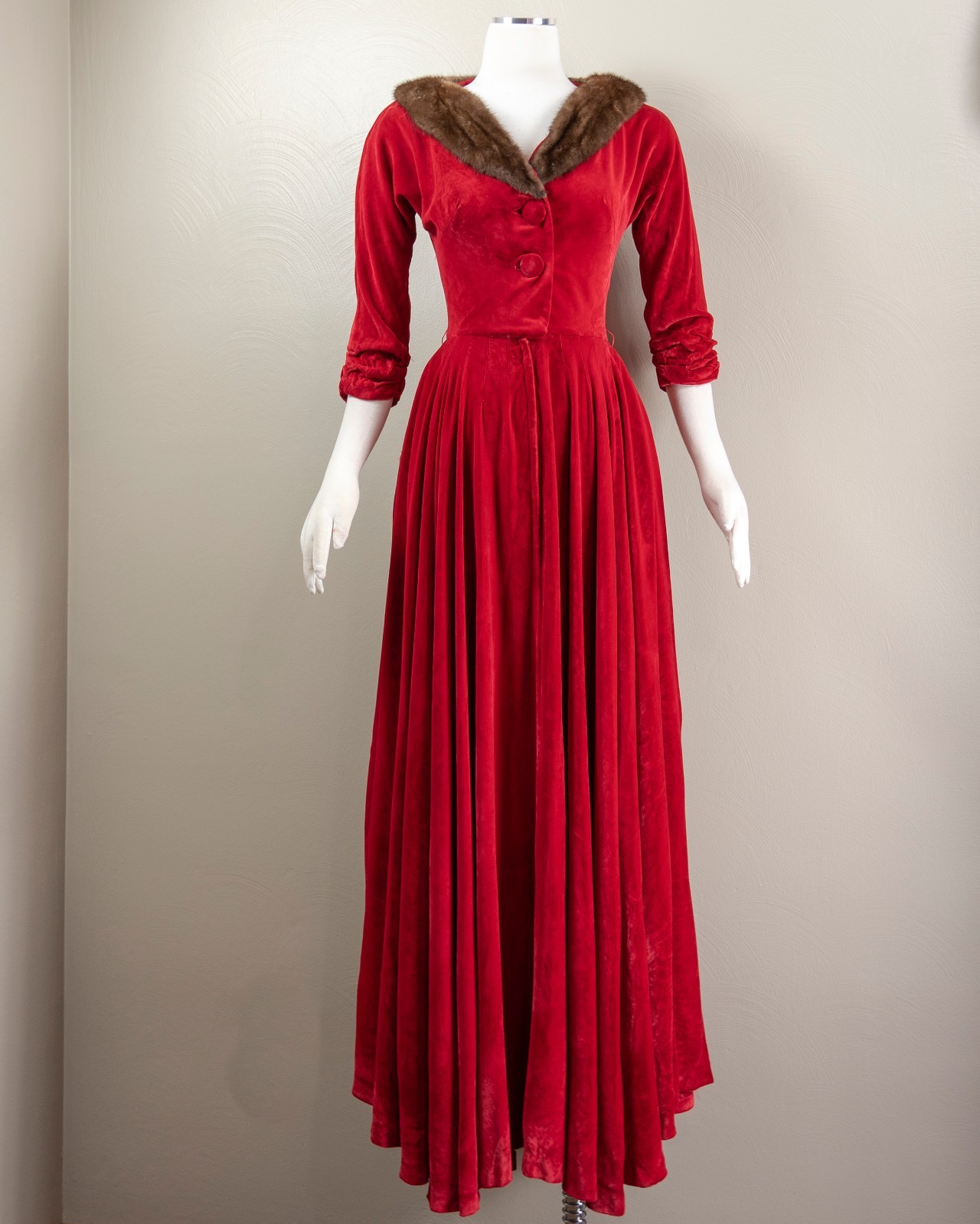 40s/50s Red Velvet Dressing Gown/Hostess Dress, Mink Trim Glam Loungewear, Small