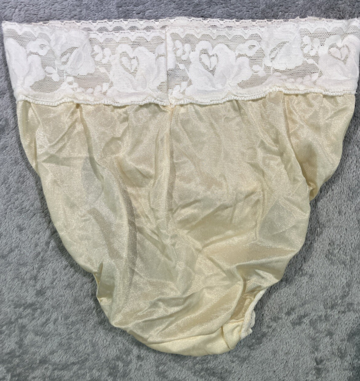 Vintage Kiki Bikini Brief Panties Yellow Gold Nylon w/Lace Waist Size 5 Small