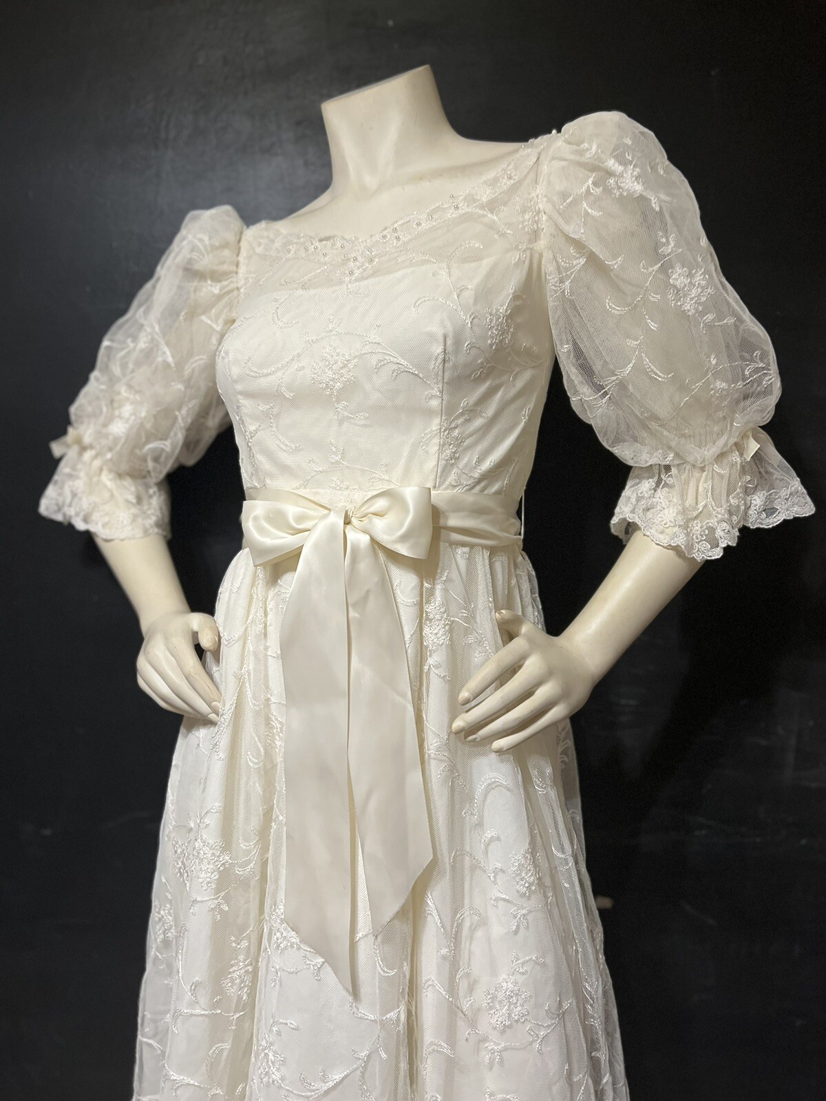 VTG 1980s ILGWU Lace Dress Square Neck Puff Sleeves Full Skirt Princess Style M
