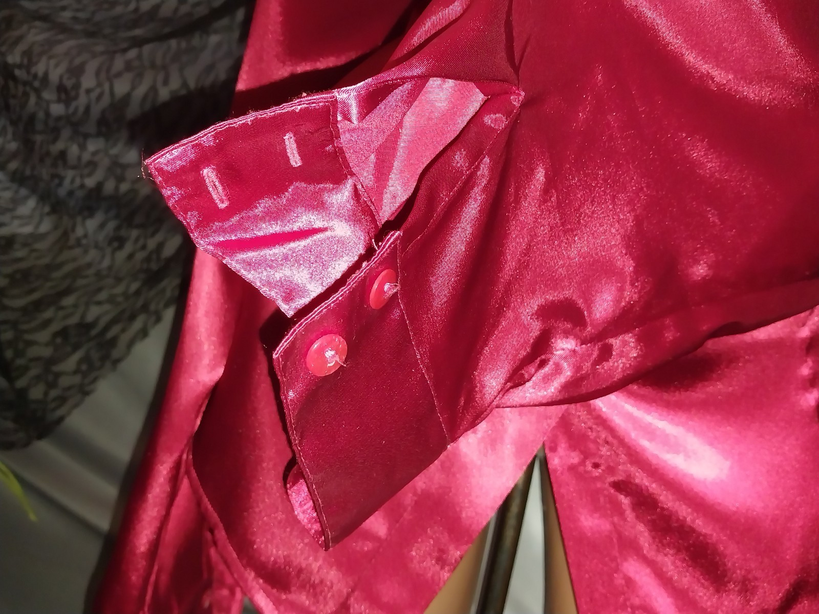 VTG SATIN SHINY RED HIDDEN BUTTON NOTCH COLLAR SECRETARY BLOUSE 48/50 NOS