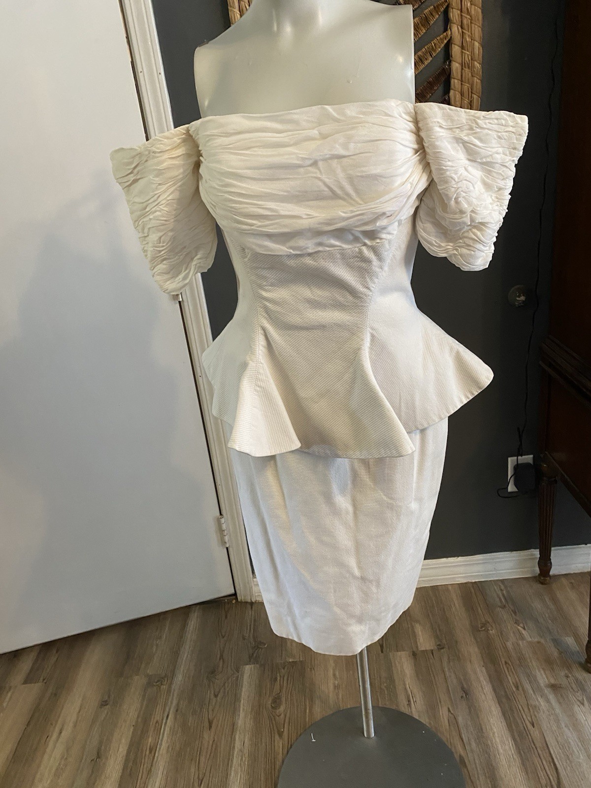 Vintage Barboglio Cristina Jan White Texture Peplum 80s Cocktail Skirt Set 8