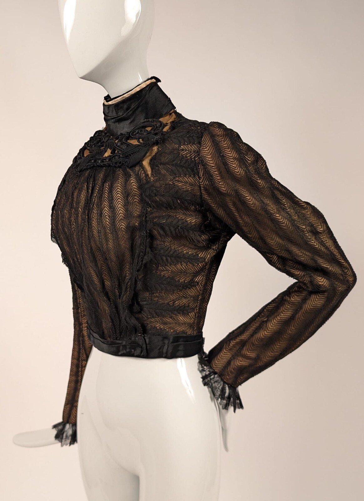 BEAUTIFUL OLIVE GREEN + BLACK LACE VICTORIAN 1890’S BODICE / JACKET