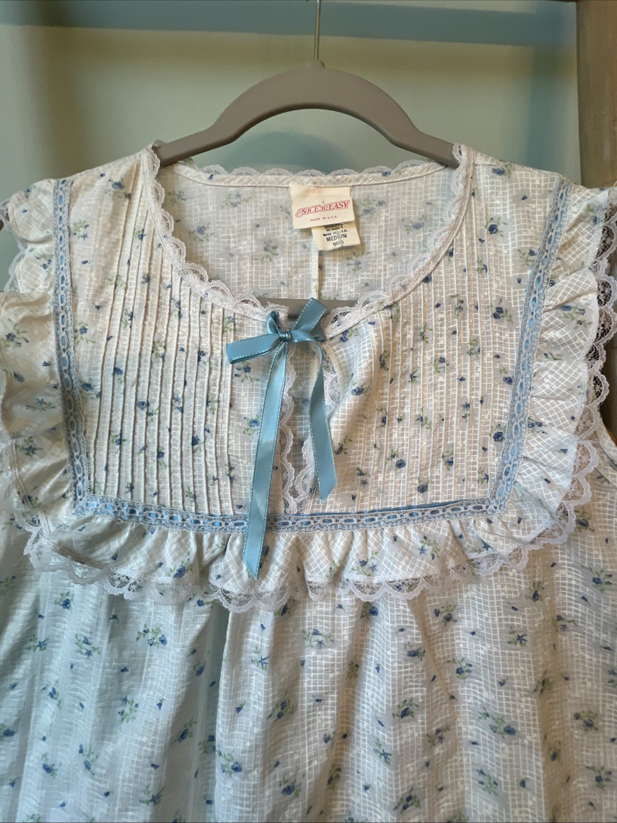 Vintage Nice n Easy Blue Floral Cottagecore Nightgown Lace Yoke Bow Womens M USA