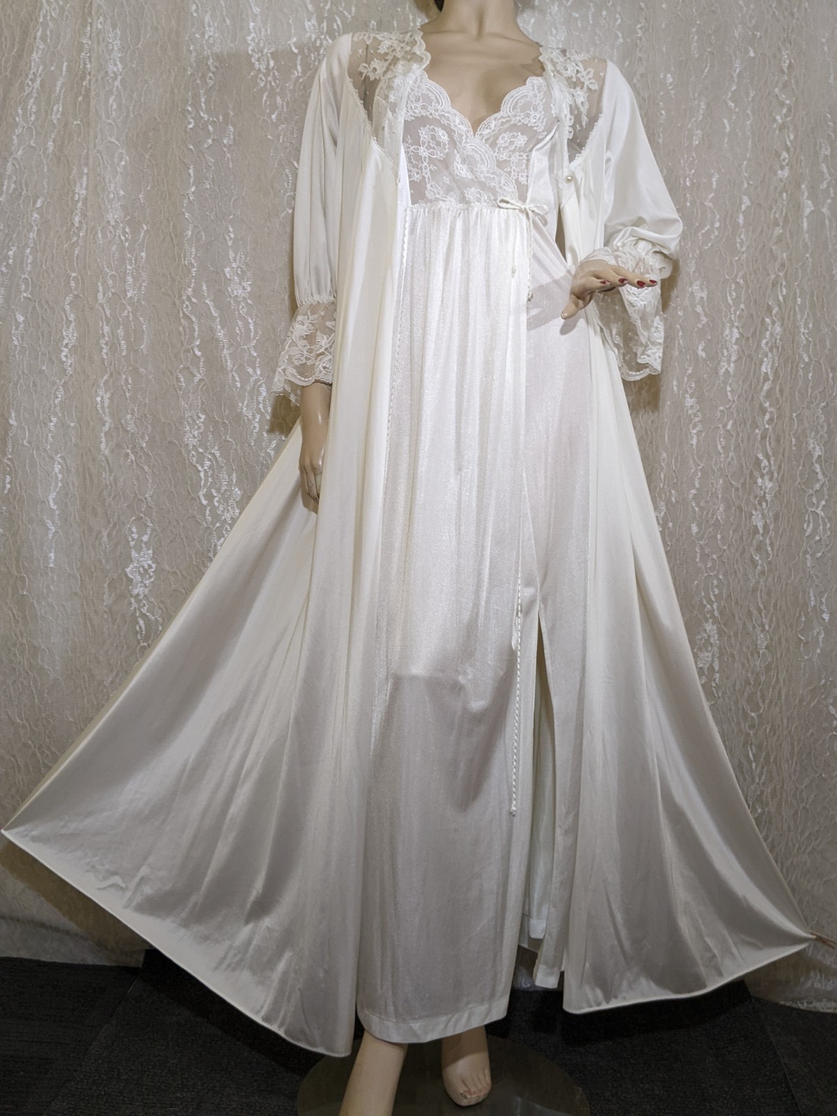 Vintage Olga Ruffle Lace Peignoir Robe & Lingerie Dress Nightgown Blended Set M