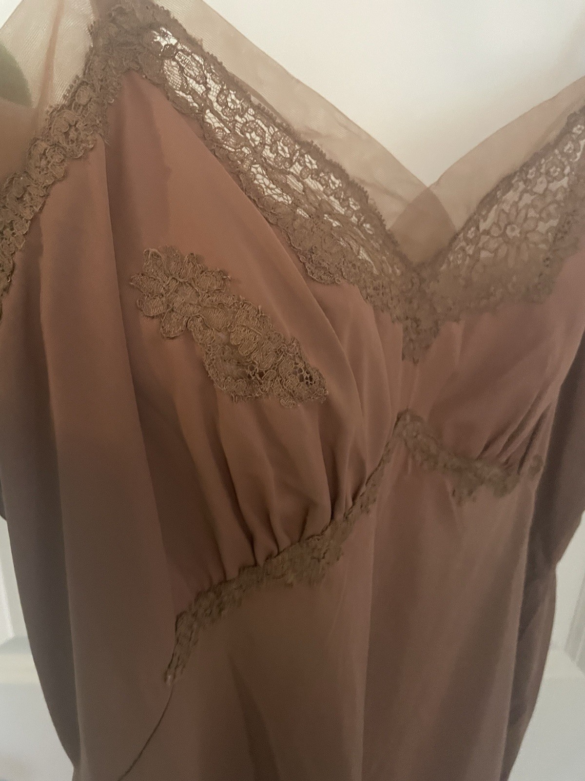 Vintage Van Raalte Suavette Full Slip Mocha Mushroom Brown Lace Size 40, 07206A