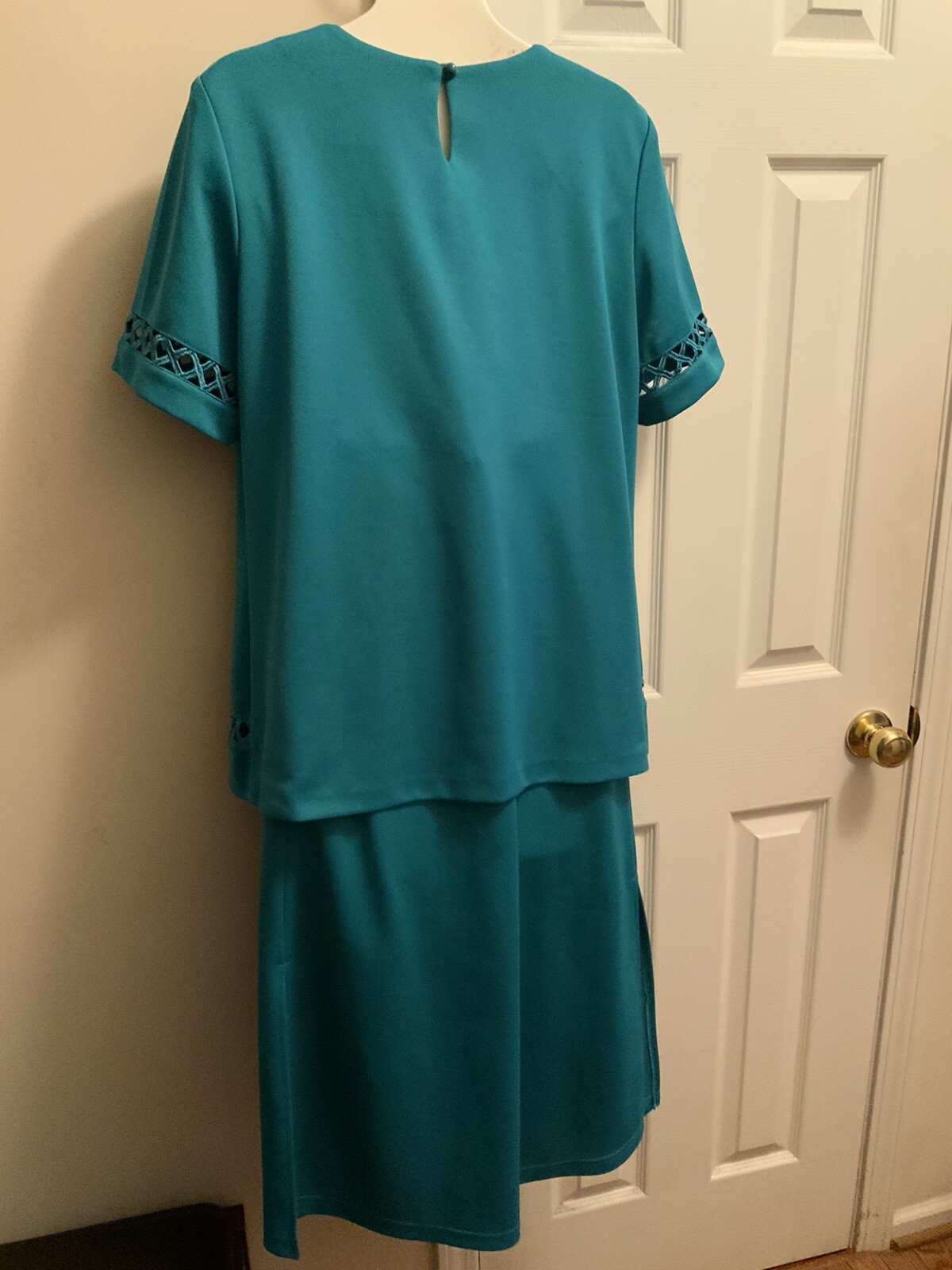 Westside Clothing co. Woman Ladies 2 Piece Skirt Suit Size 14 Turquoise Green