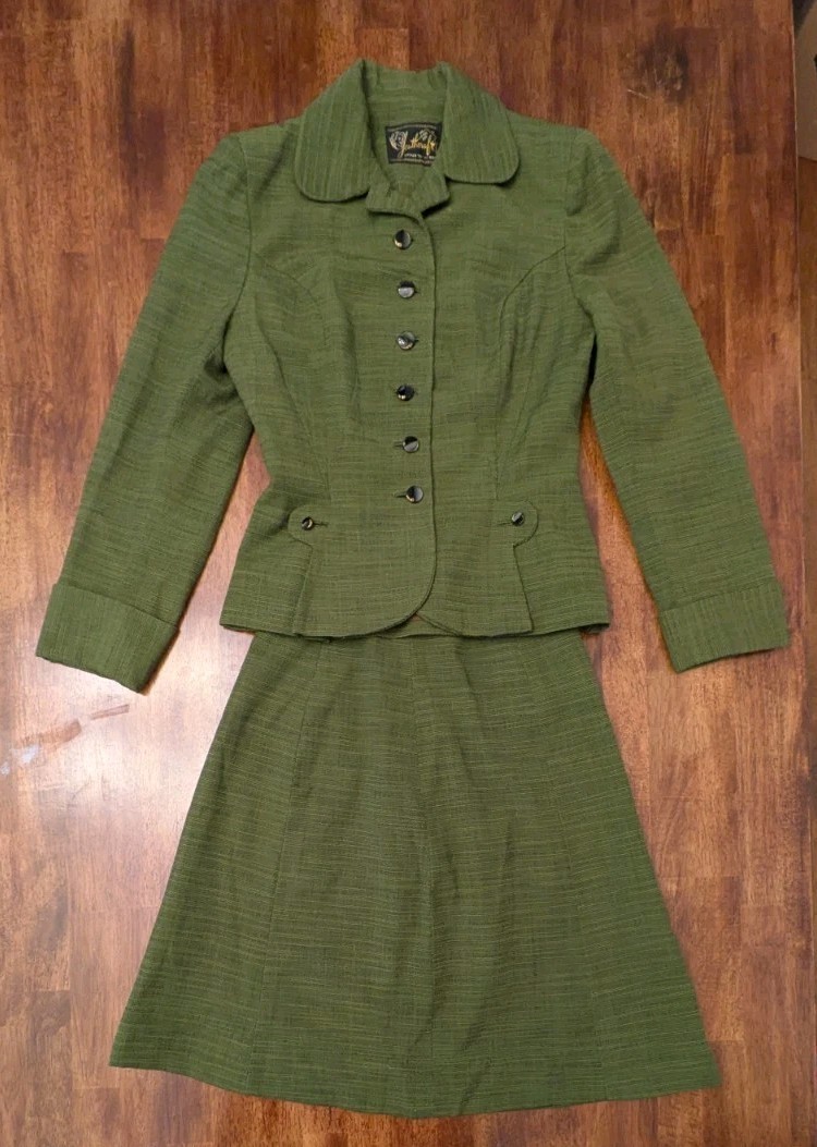 RARE 1940’s YOUTHCRAFT Tweed Olive Green Jacket Skirt Suit EUC Gorgeous!!