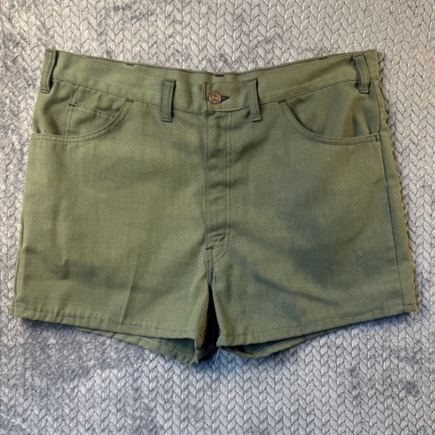 Vintage Levis Olive Green Hopsack Shorts 36 High Rise Men Women Big E Gorpcore