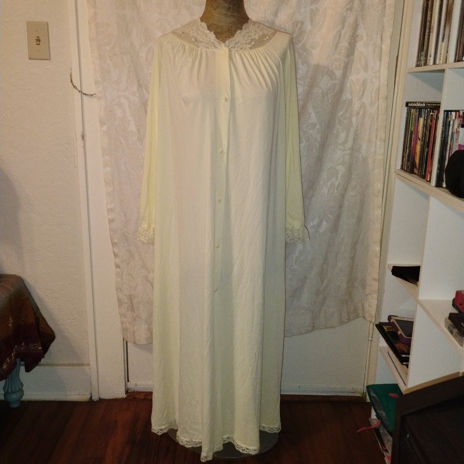 Vintage 1960s Pale Yellow Peignoir Robe / Long Lace Trim Nylon Robe Loungewear L