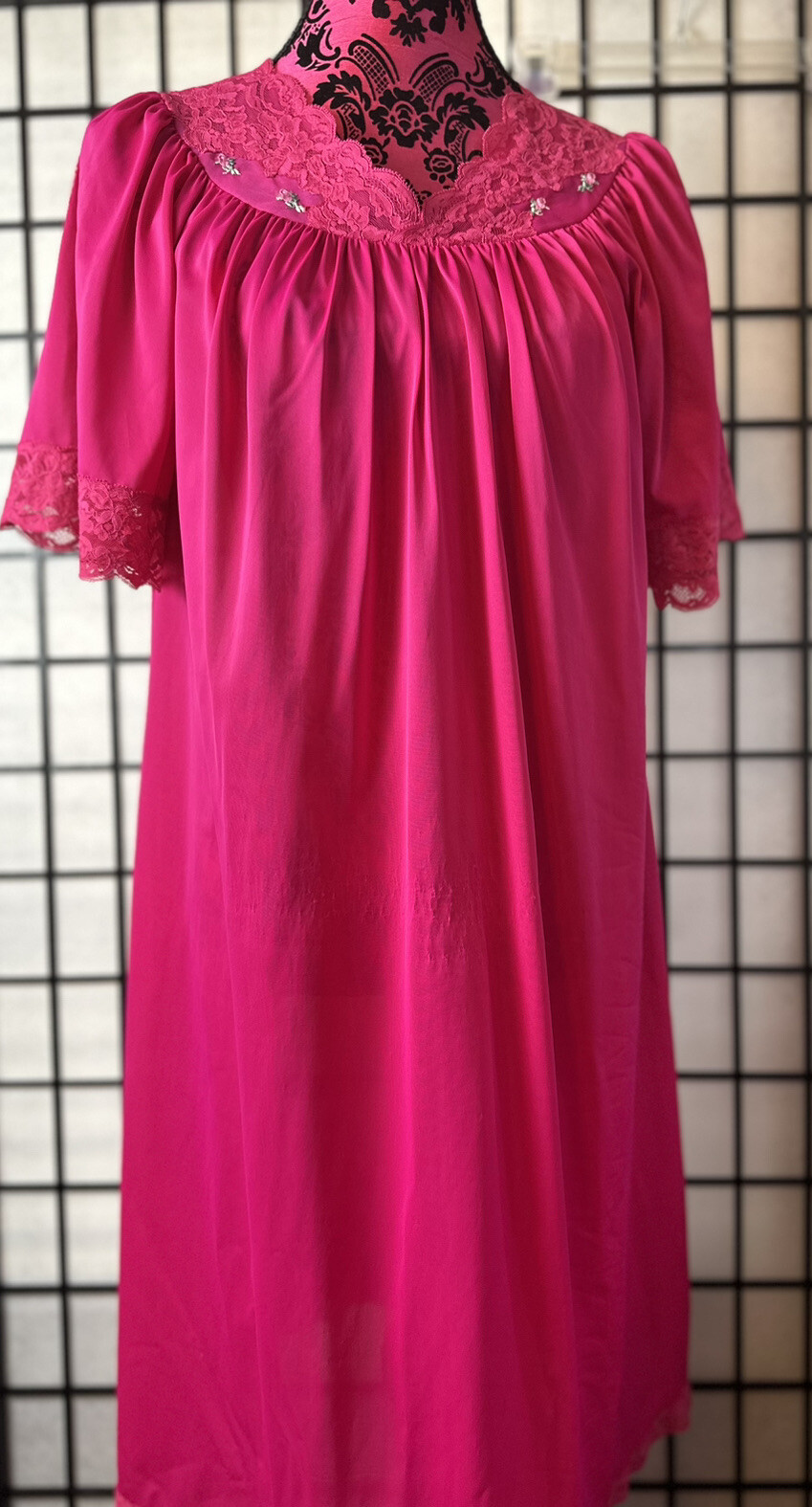 Vtg SHADOWLINE. Small Hot Pink Feminine Nightgown w/Lace, Mesh and Rosebud Trim