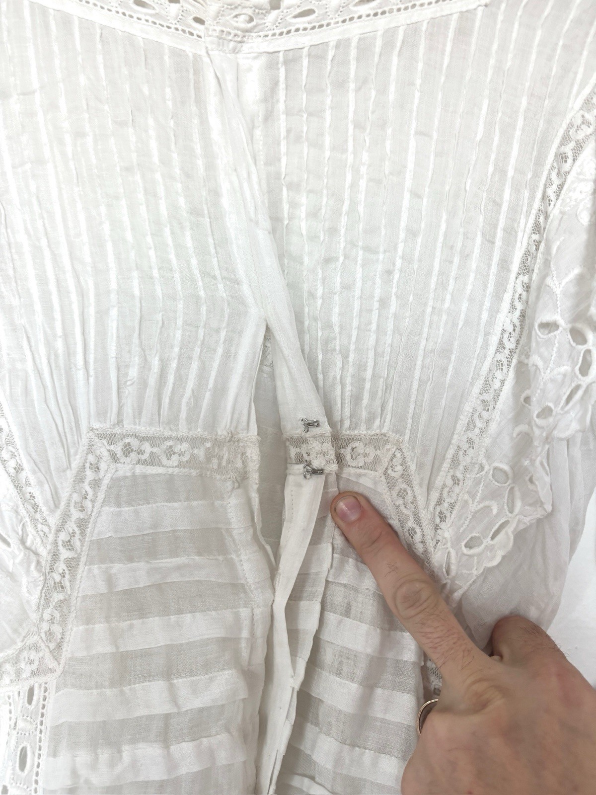 Antique Edwardian Early 1900s Cotton Voile/Embroidered Eyelet Lace Blouse