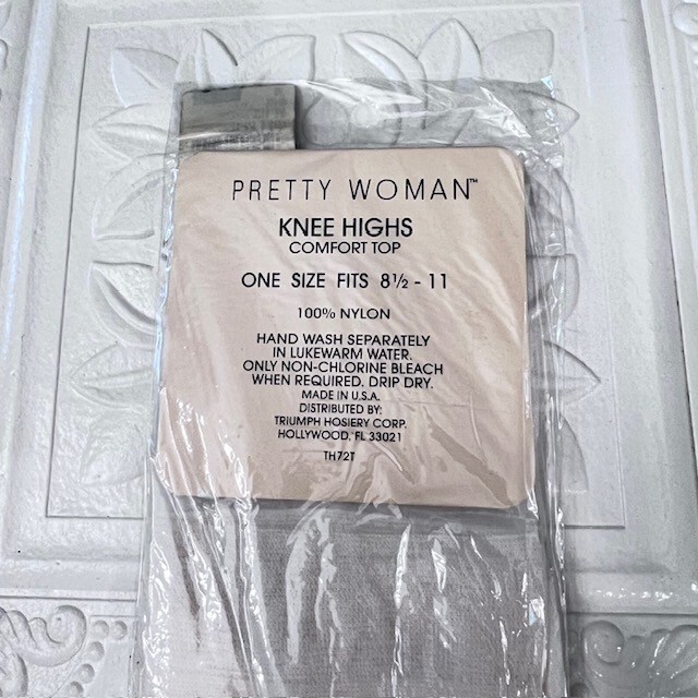 Vintage Pretty Woman WHITE Nylon Knee Highs SANDALFOOT Style 72 One Size NEW