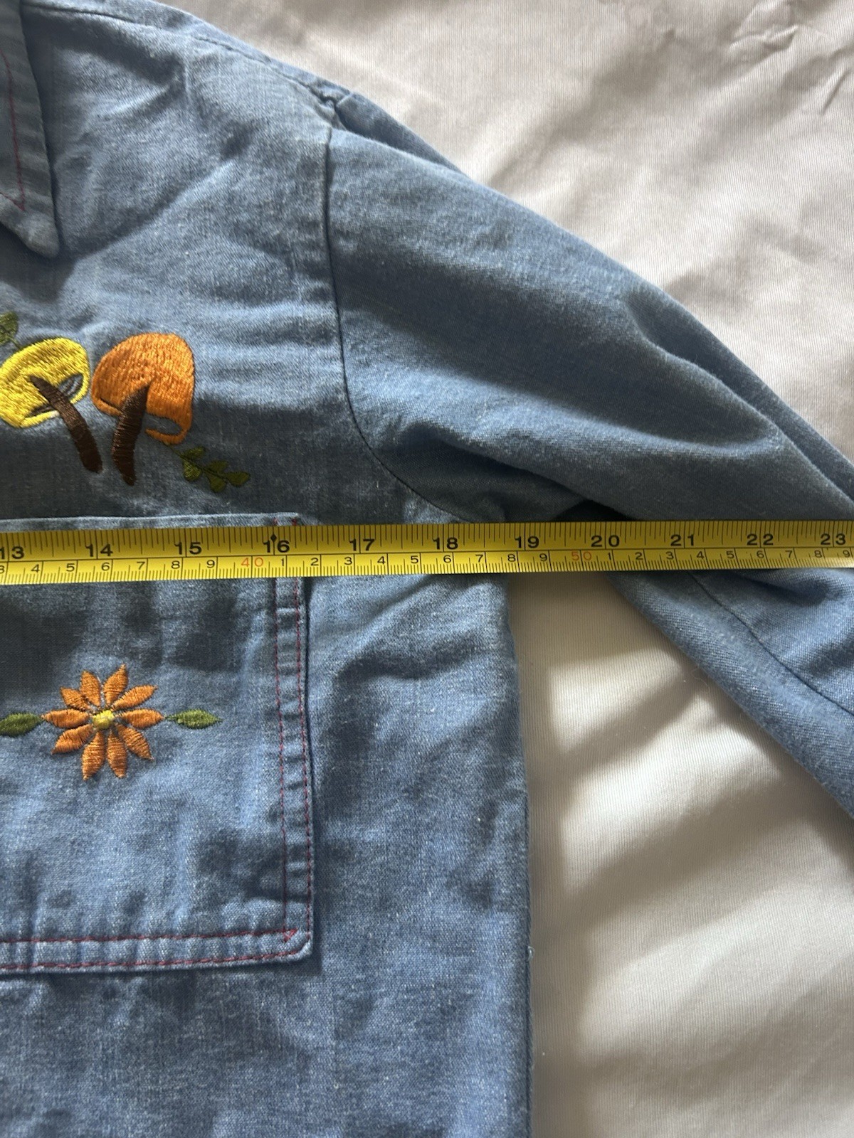 Vintage 70s Denim Embroidery Women’s Shirt Mushroom Flowers Collar Bordados M