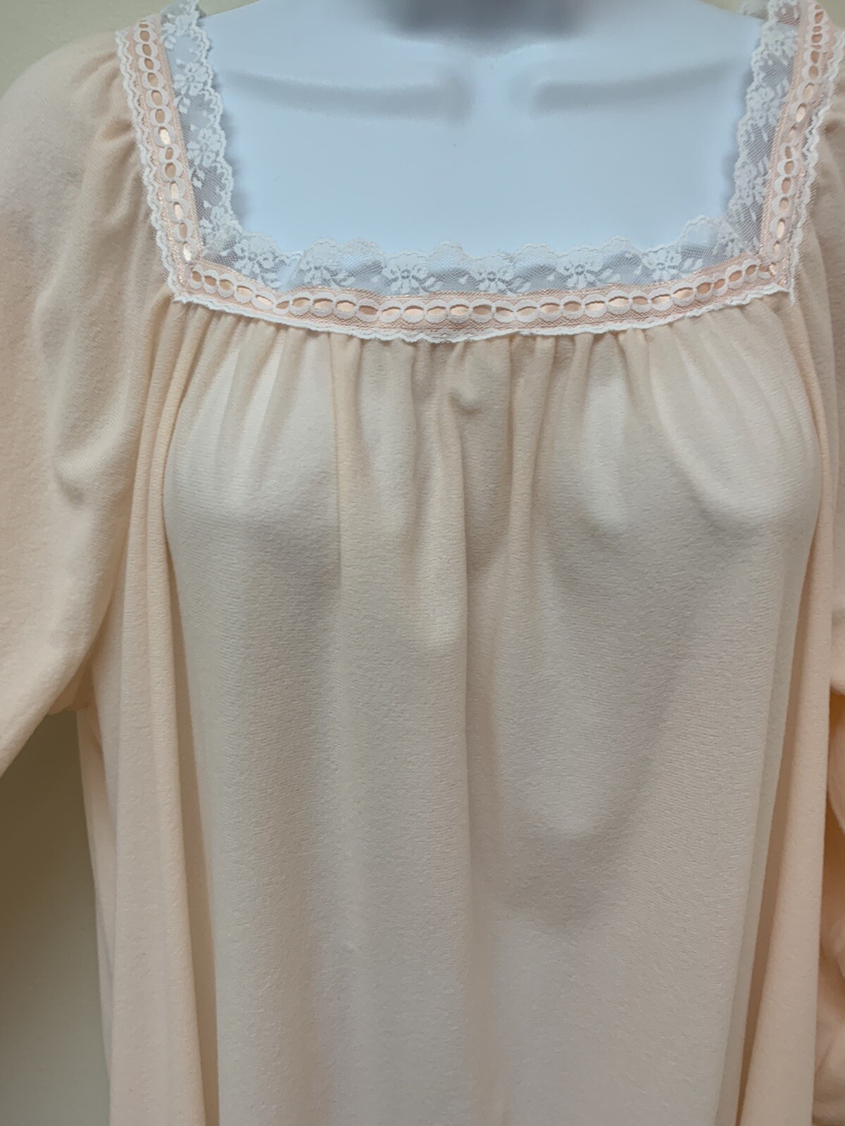 Vintage Damea Peach Brushed Nylon Long Gown Granny Nightgown Size M NEW NOS