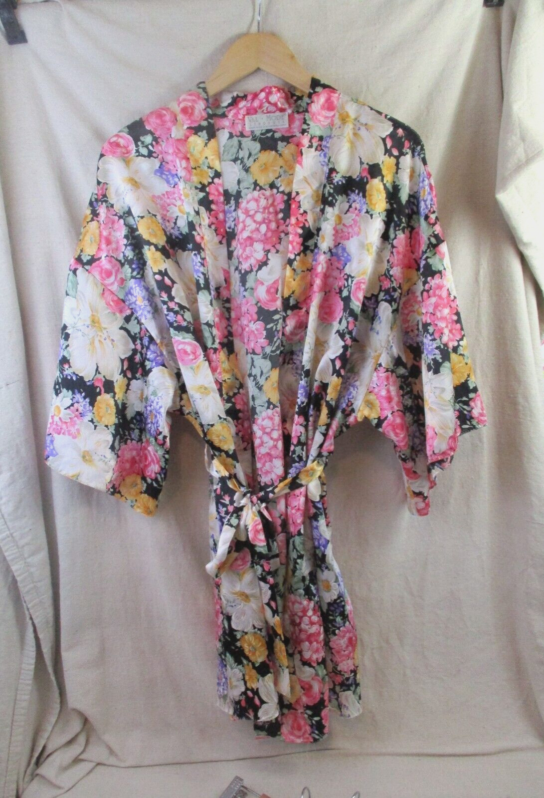 Vintage Val-Mode Lingerie Short Tie Robe Size L Black Multi-Color Floral USA