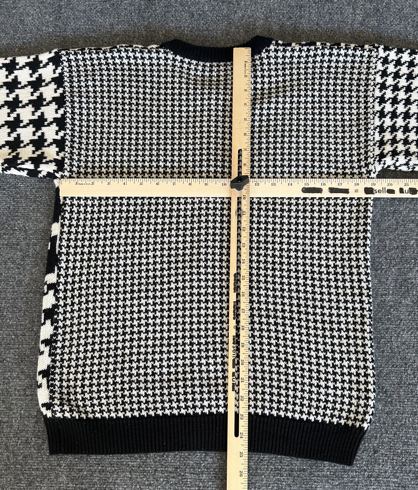 Counterparts Womens VTG Sweater Black White Houndstooth Chili Pepper Medium