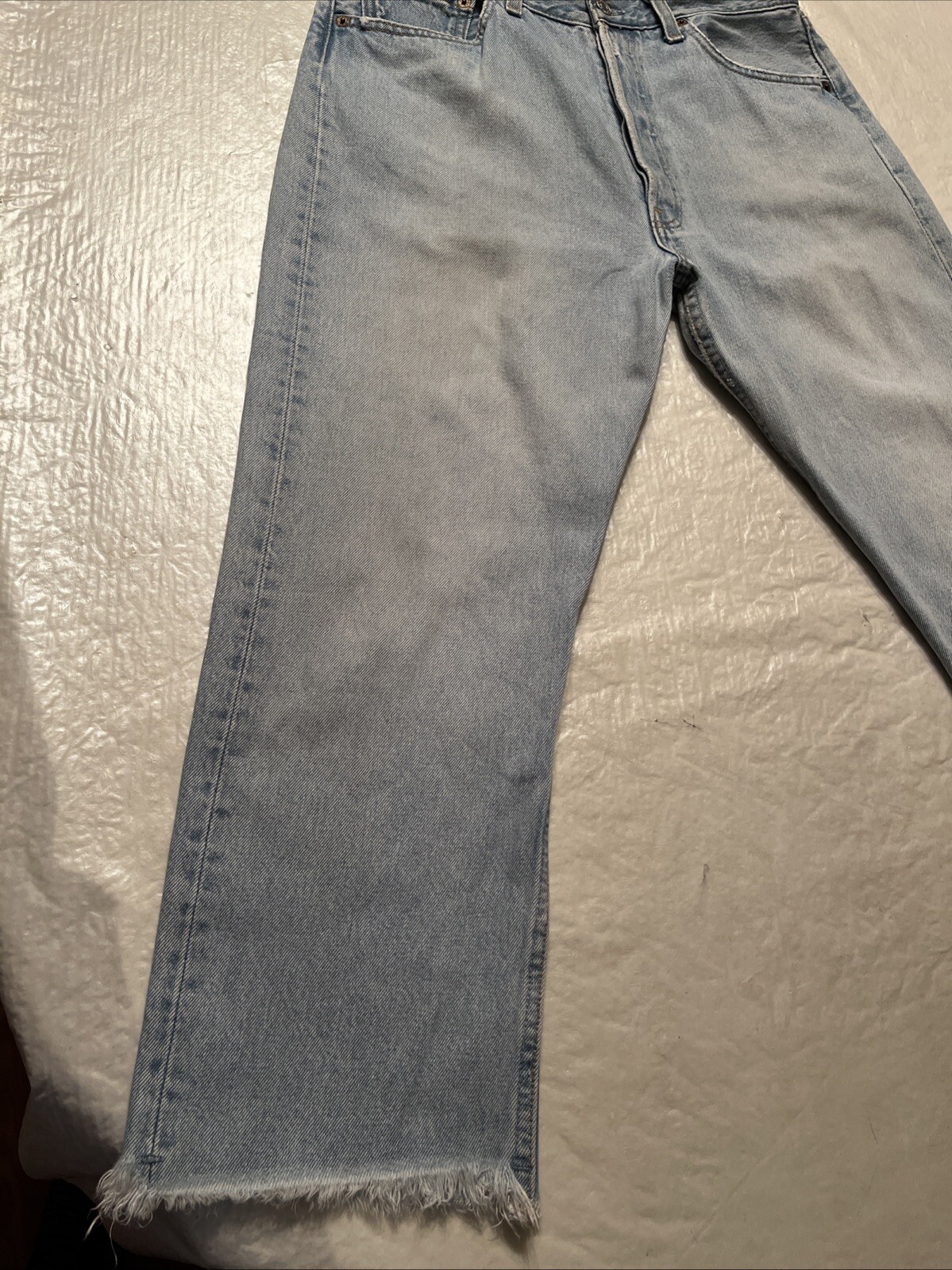 vtg 90s Levi’s 501 MADE IN USA blue jeans button fly womens 33 light wash 32×24