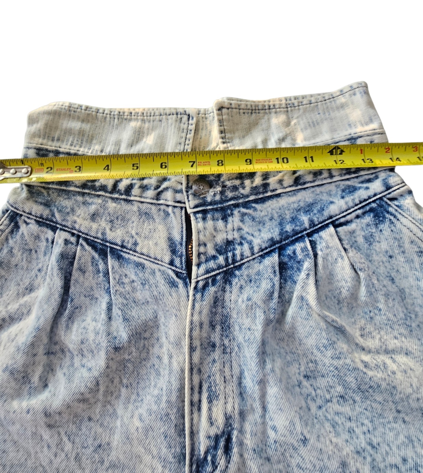 Vintage 80’s Carriage Court High Waisted Tapered Leg Acid Wash Jeans Sz 12 USA