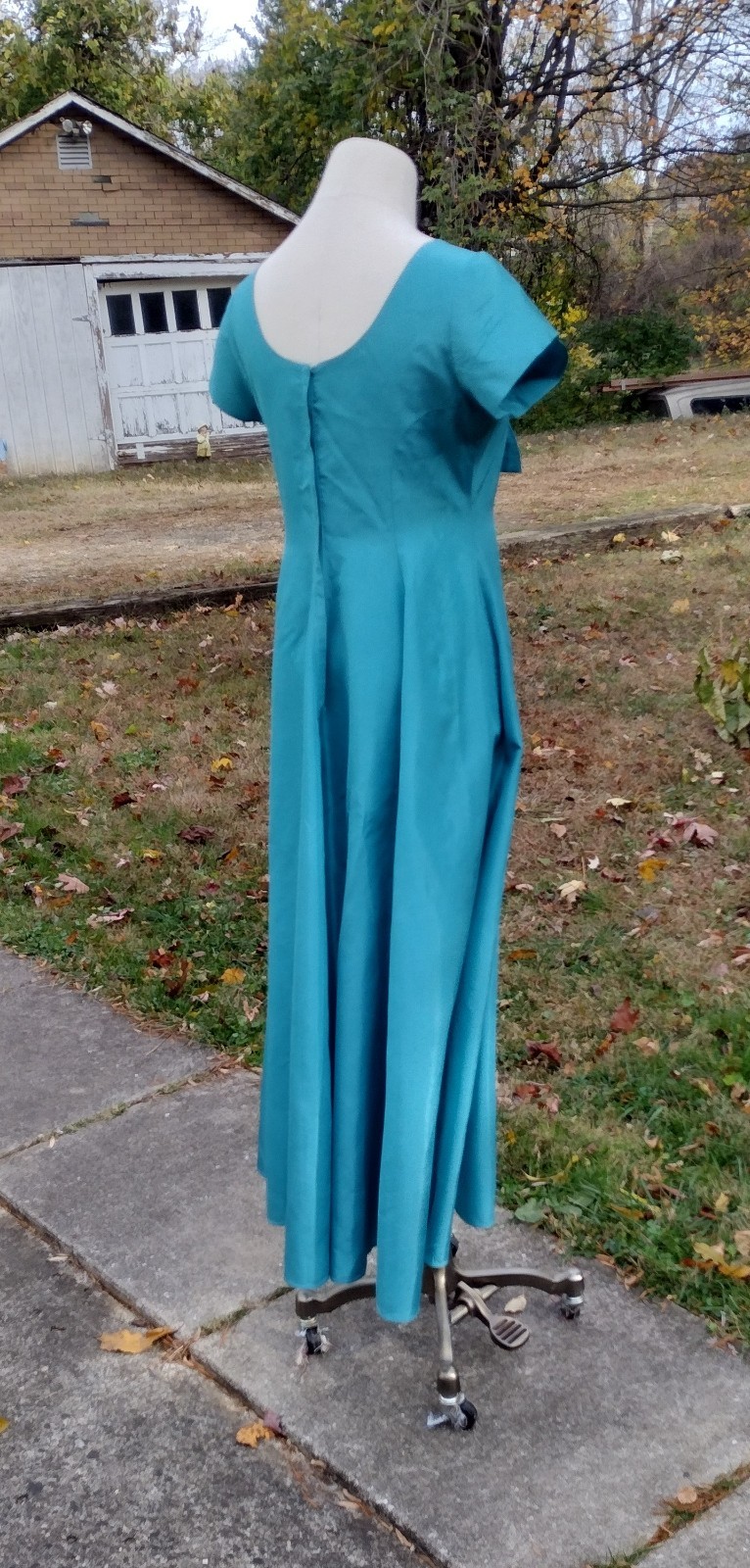 True vintage shiny taffeta gown dress Acetate Center back zipper Very full skirt