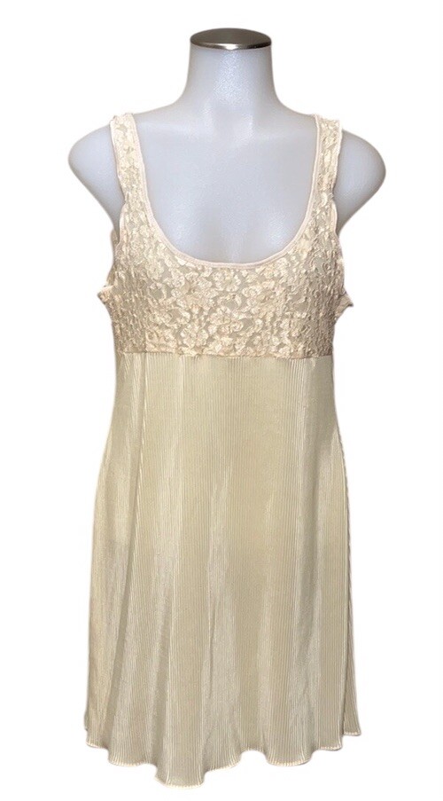 Vtg Val Mode Short Pleated Bottom~Lace Top Nightgown~sz M~Lingerie~Babydoll