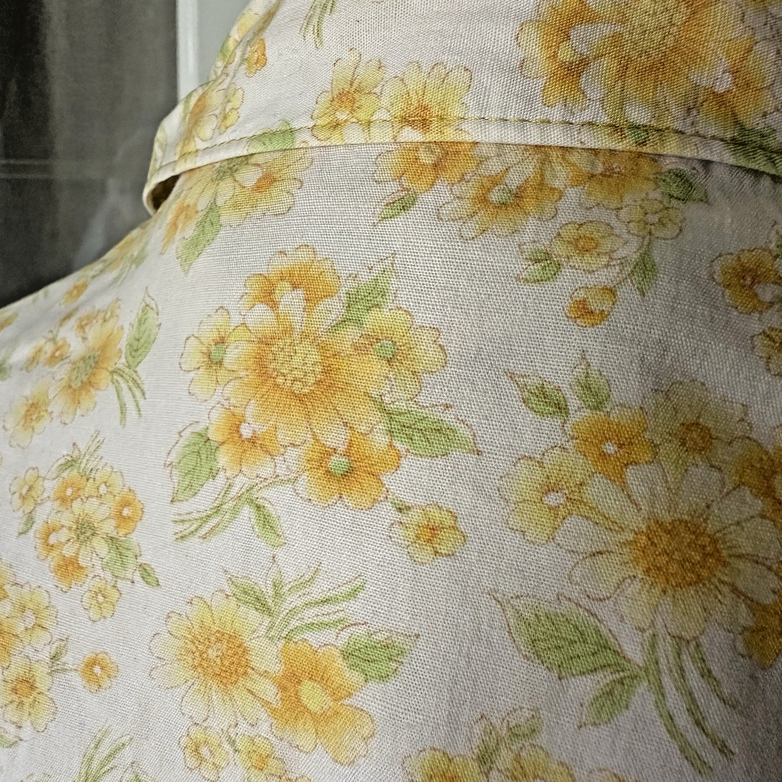 LADY BIRD Vtg Yellow Floral Dress Shirt Sheath Dainty