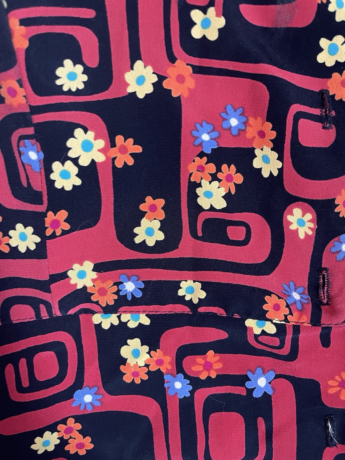 Cameo Shirt Dress Red Black Floral Geometric Print Size L VINTAGE Button Up Y2K