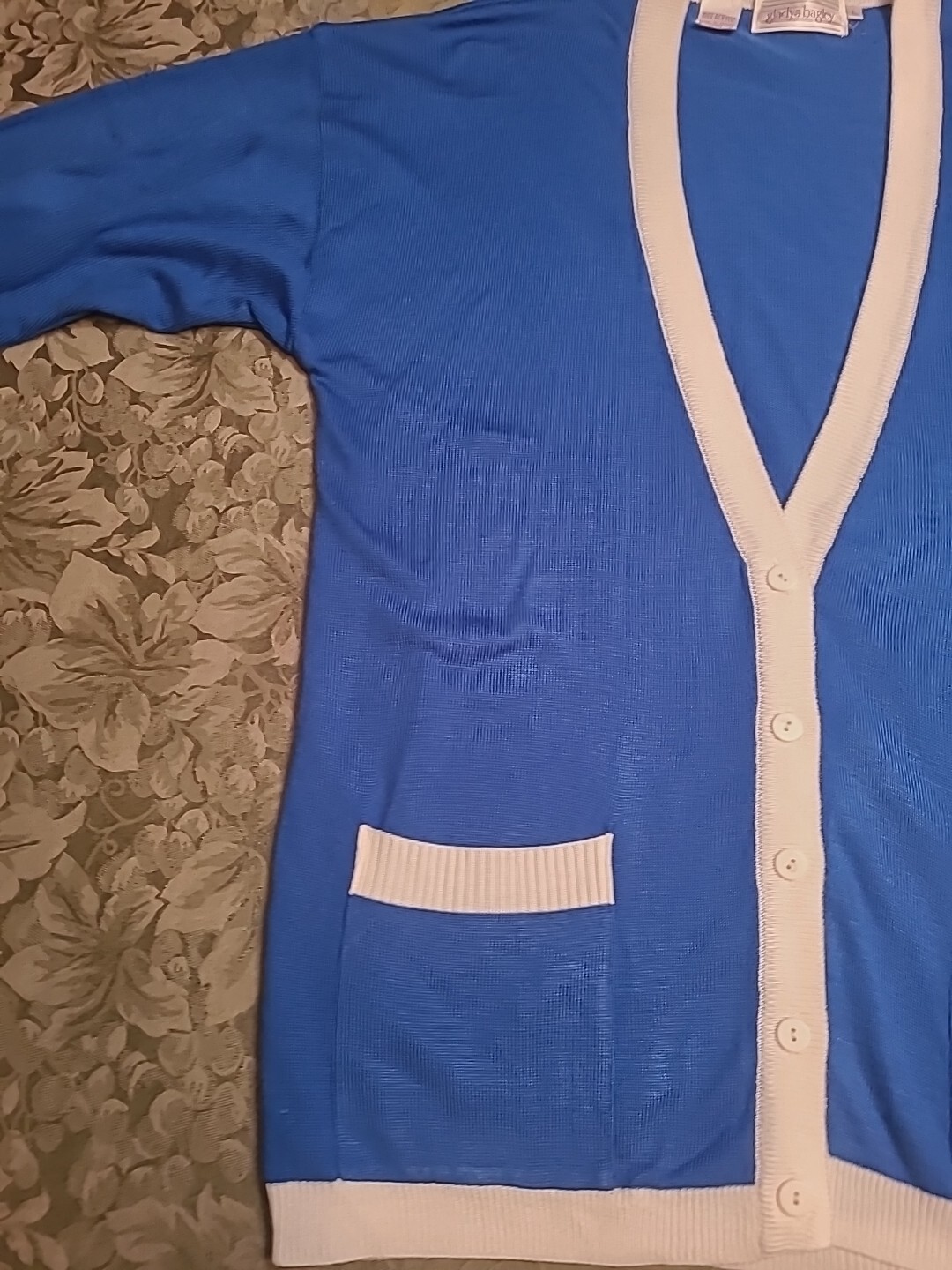 100% Acrylic Gladys Bagley sweater Large Cardigan Long Sleeve Blue Vintage
