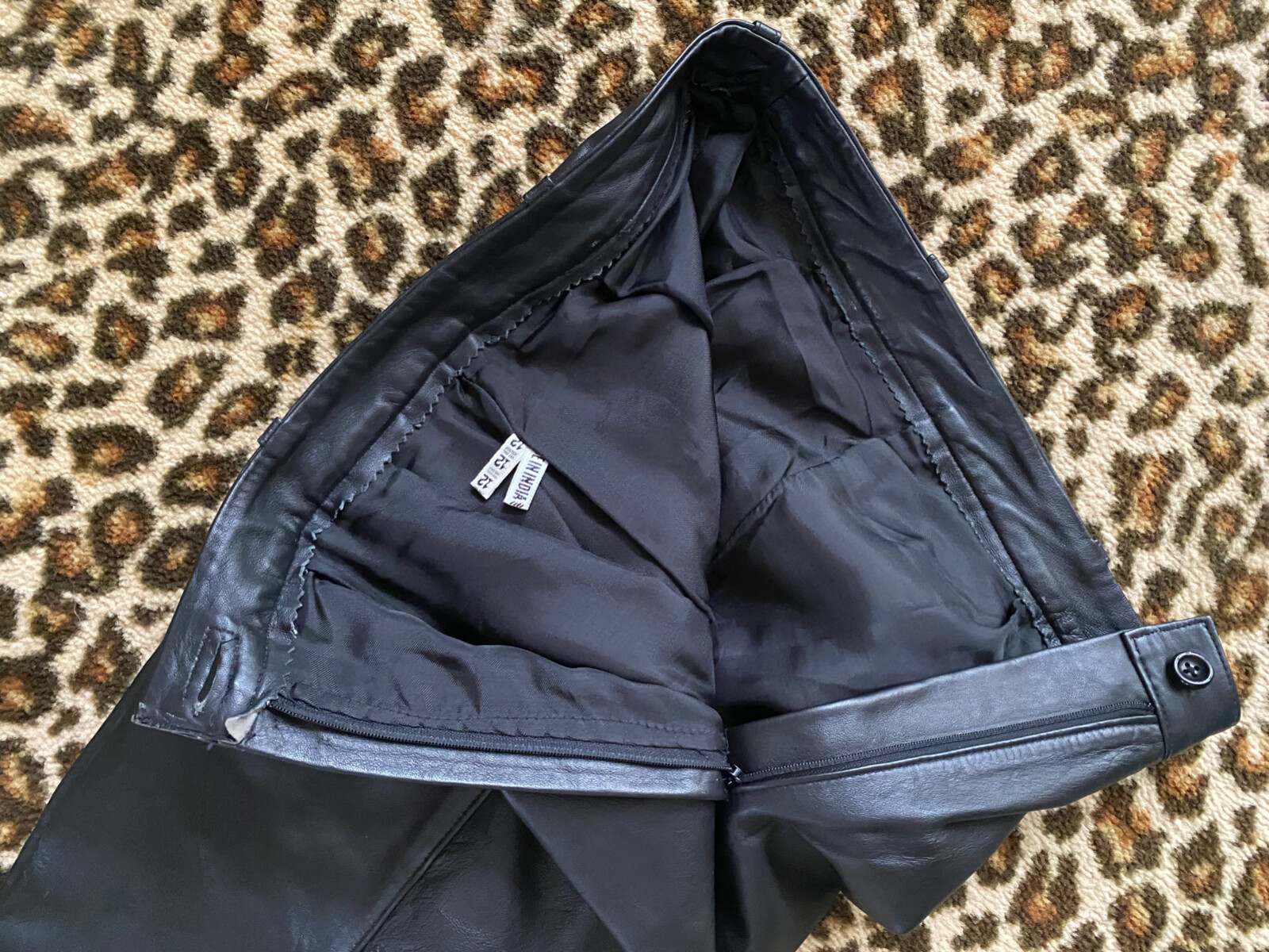 VTG women Black Leather High Waist Pleats Pant Lined size (6) M