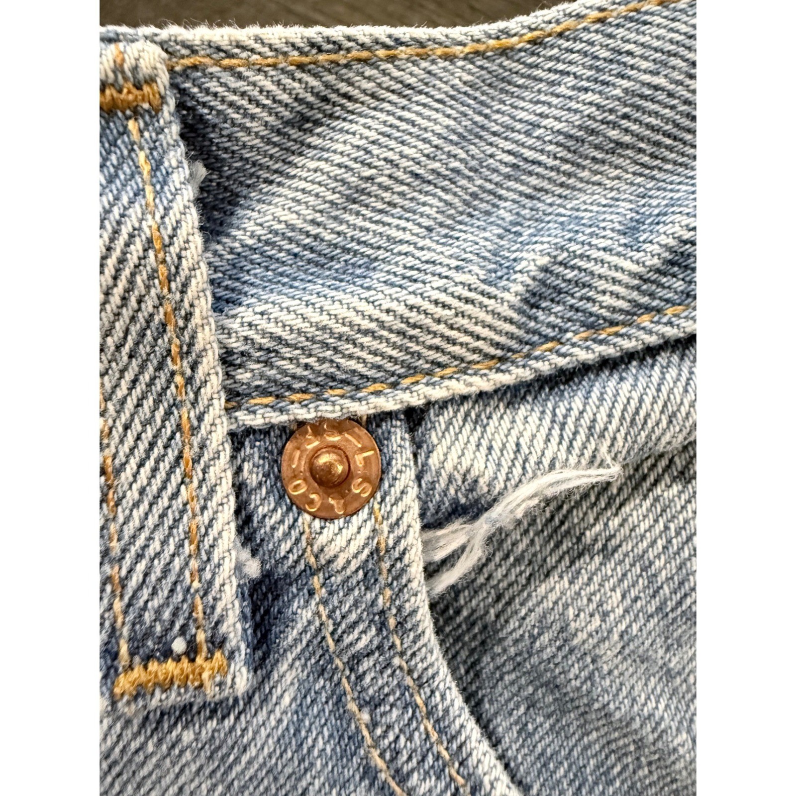 Vintage Levis 550 USA Made Mom Jeans Relaxed Tapered High Rise Light Wash 14M