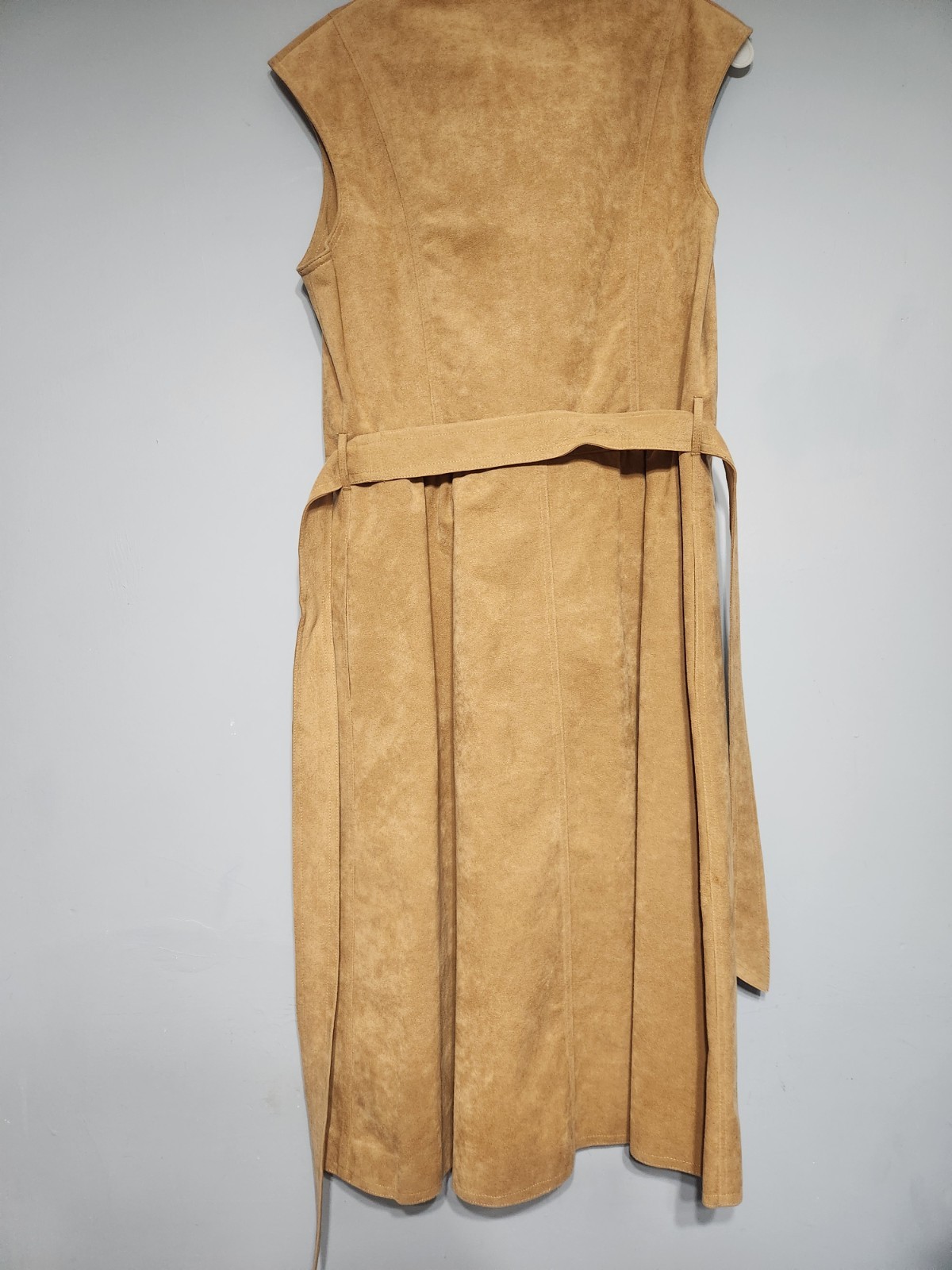 Vintage Gino Rossi Wilson Ultrasuede Tan Button, Belted Midi Dress. USA. Size 12