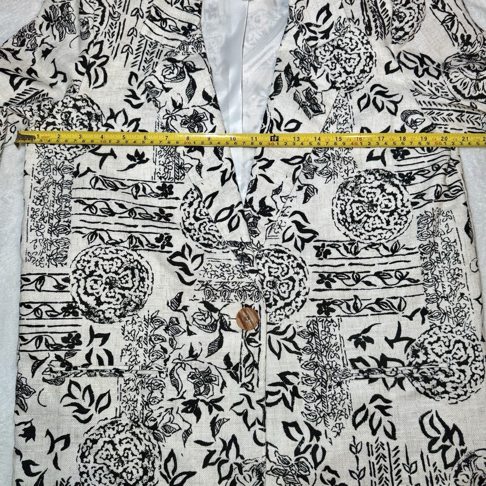 Vintage 90s Kenneth Mitchell Petites Black White Tapestry Blazer 8P USA