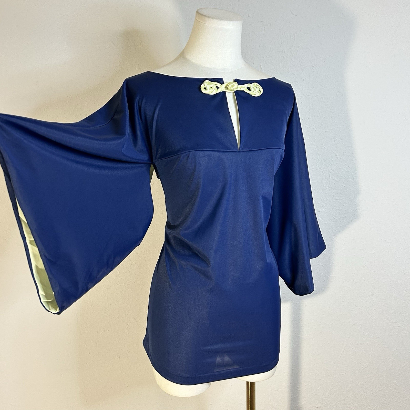 1970s Blue Bell Sleeve Fairy Top Boho Hippie True Vintage 36-39 Inch Bust