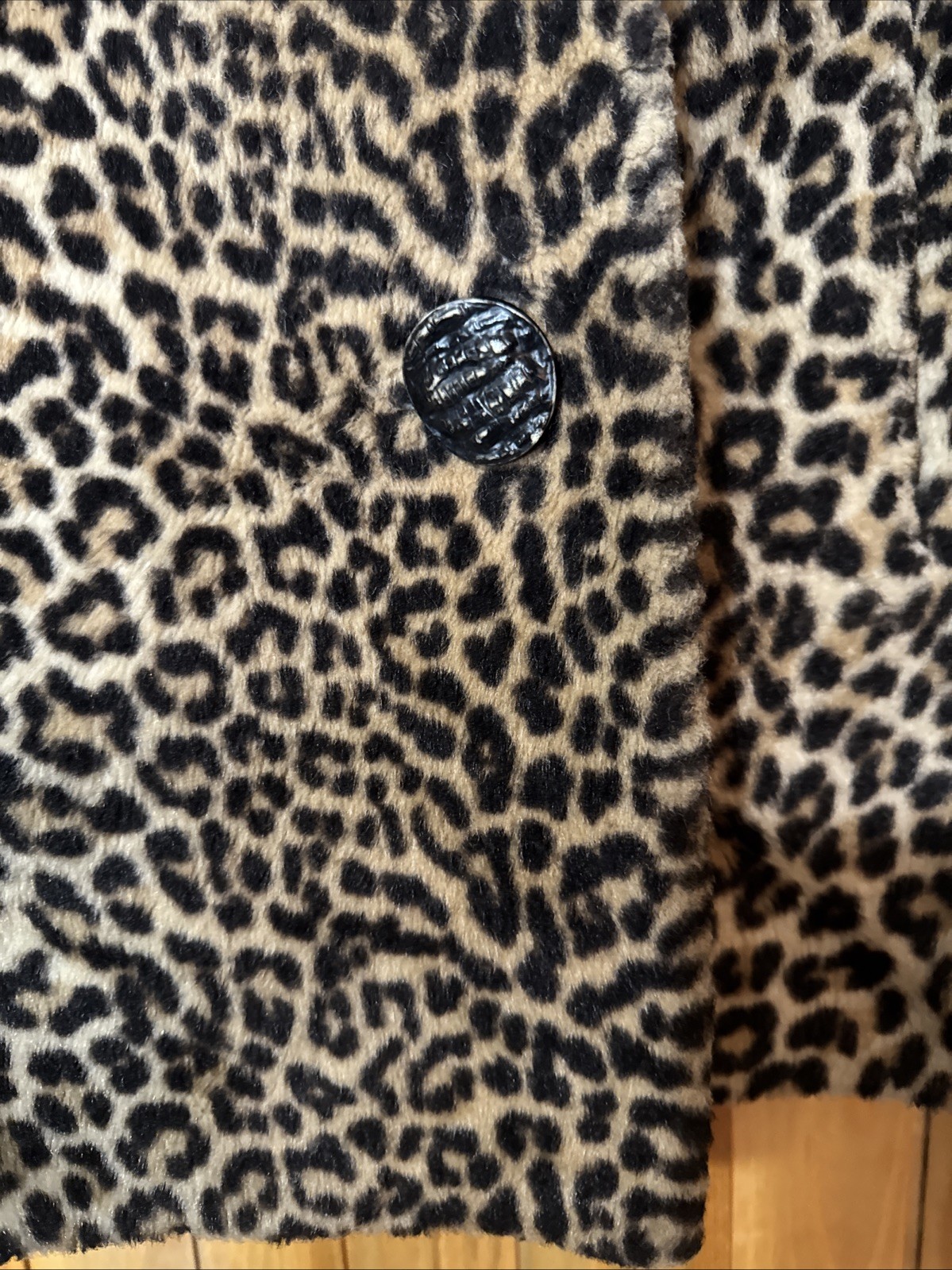Vintage 60s Simba Princeton Fabric By Sportowne Cheetah Print Bakelite? Buttons