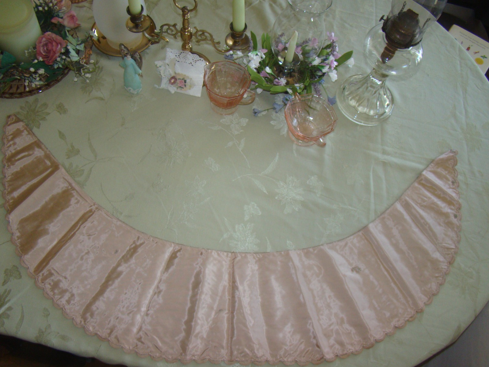 RARE MID CENTURY CUSTOM DETACHABLE CAFE AU LAIT FABRIC LACE COLLAR STOLE CAPE