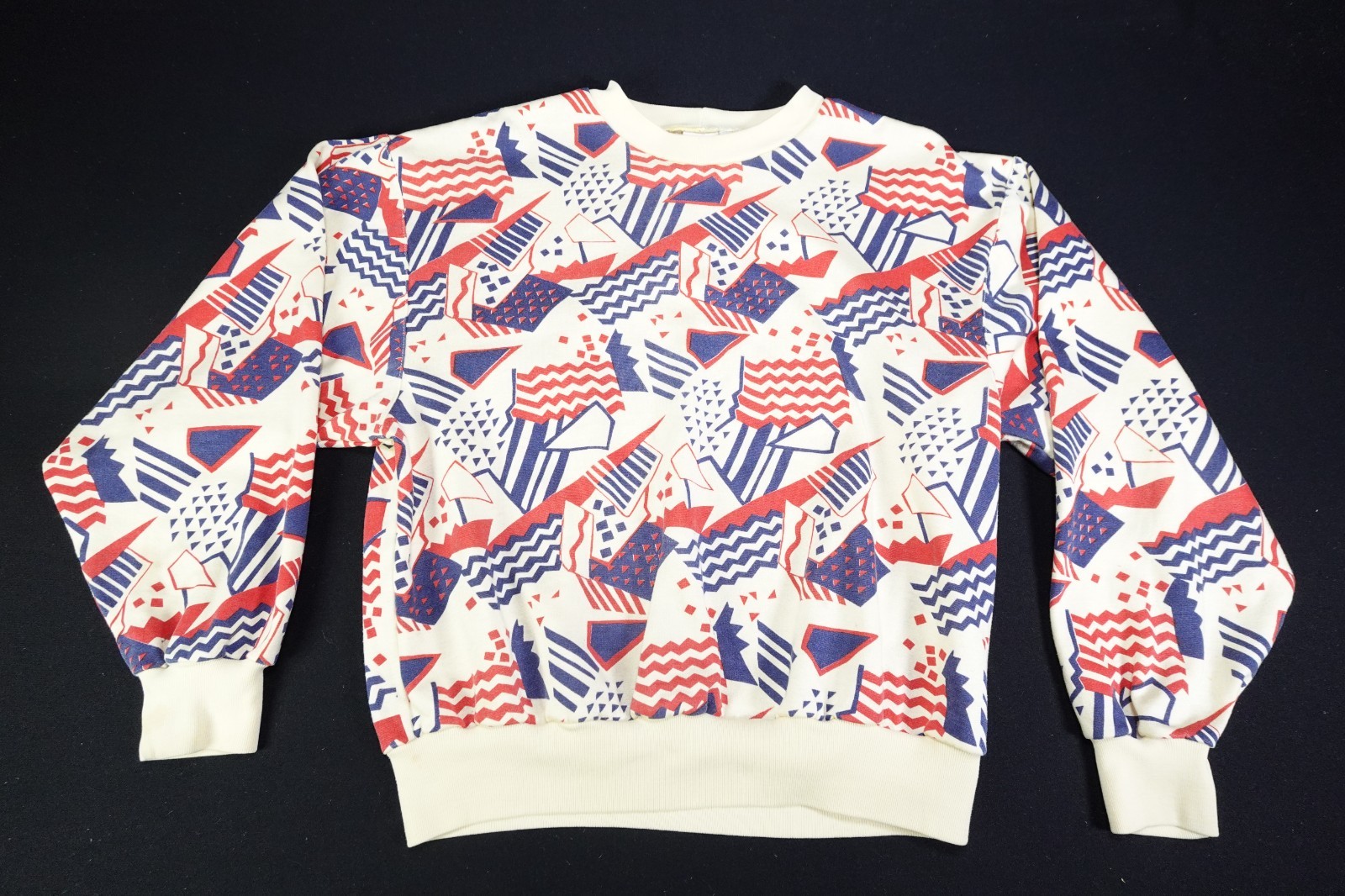NIKE Vintage 1987 Women’s Geometric Print Fleece Crew Sweatshirt Angela Snow