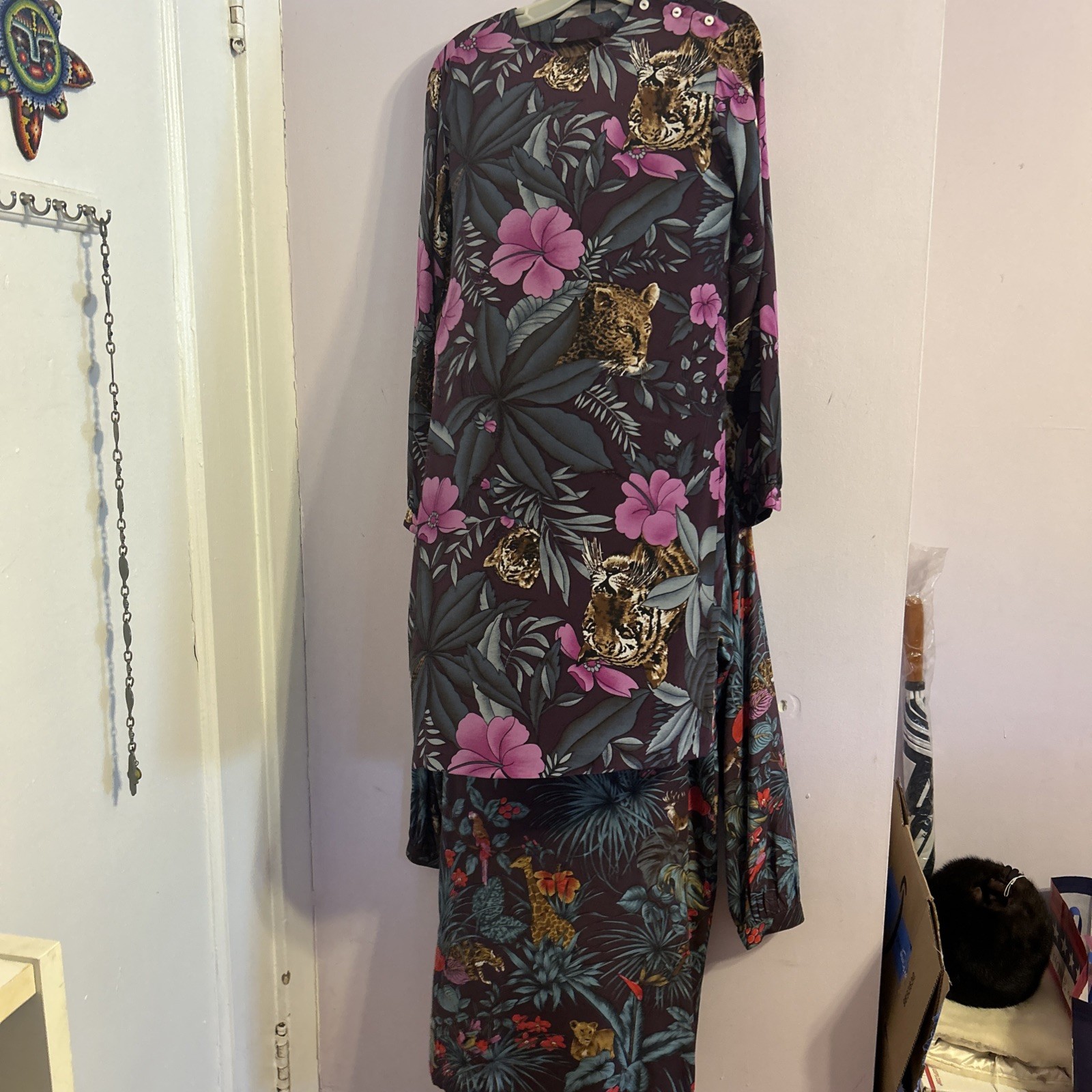Vintage 2 silk jungle theme dresses Shifts tigers & giraffes size 12